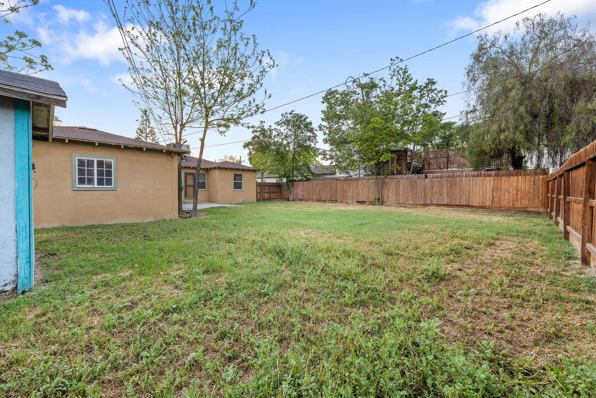 820 S Oak Park, Visalia, CA 93277