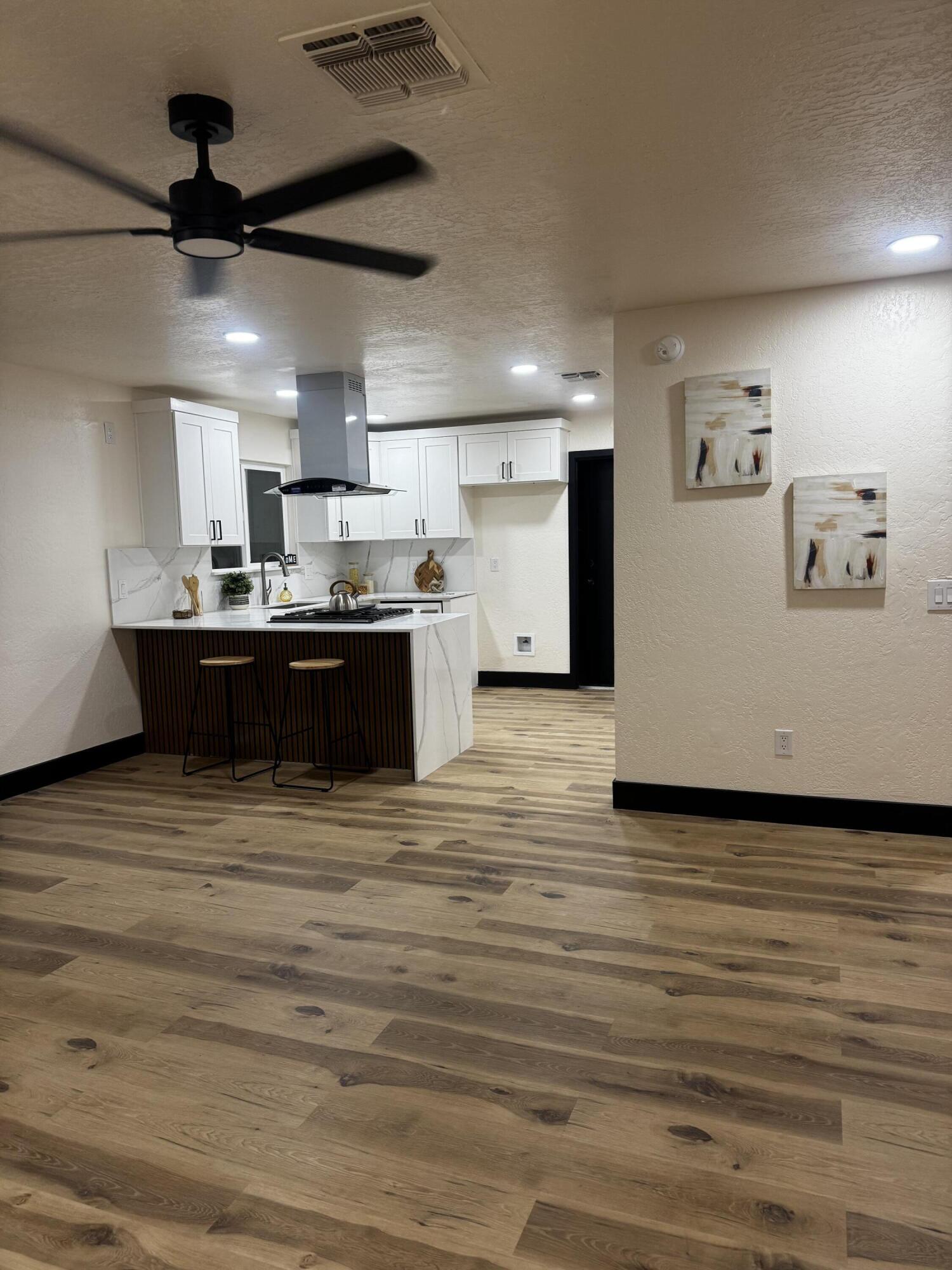 1704 N Giddings St, Visalia, CA 93291