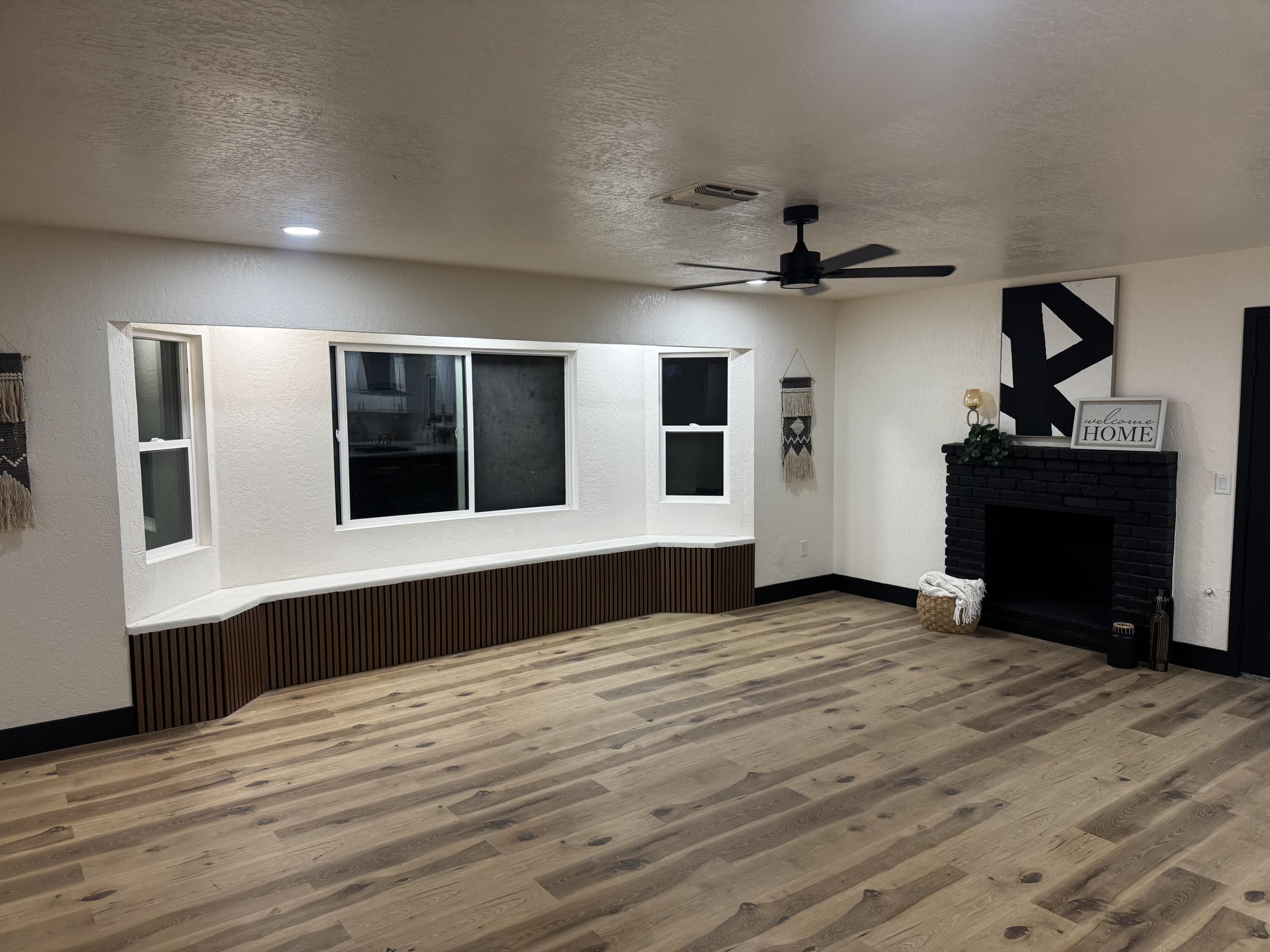 1704 N Giddings St, Visalia, CA 93291