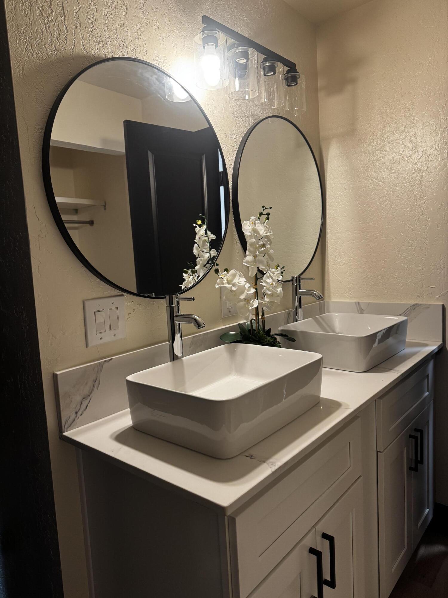 1704 N Giddings St, Visalia, CA 93291