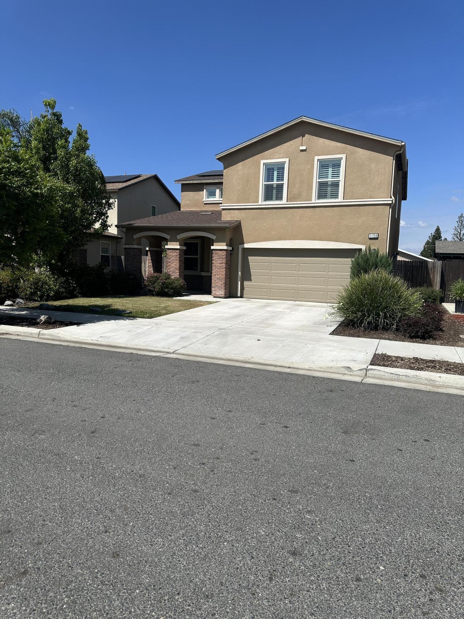 3728 E Kaweah Ave, Visalia, CA 93292