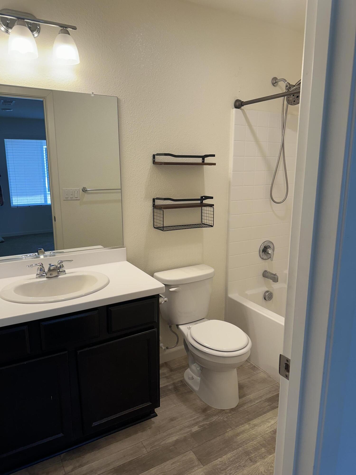 3728 E Kaweah Ave, Visalia, CA 93292