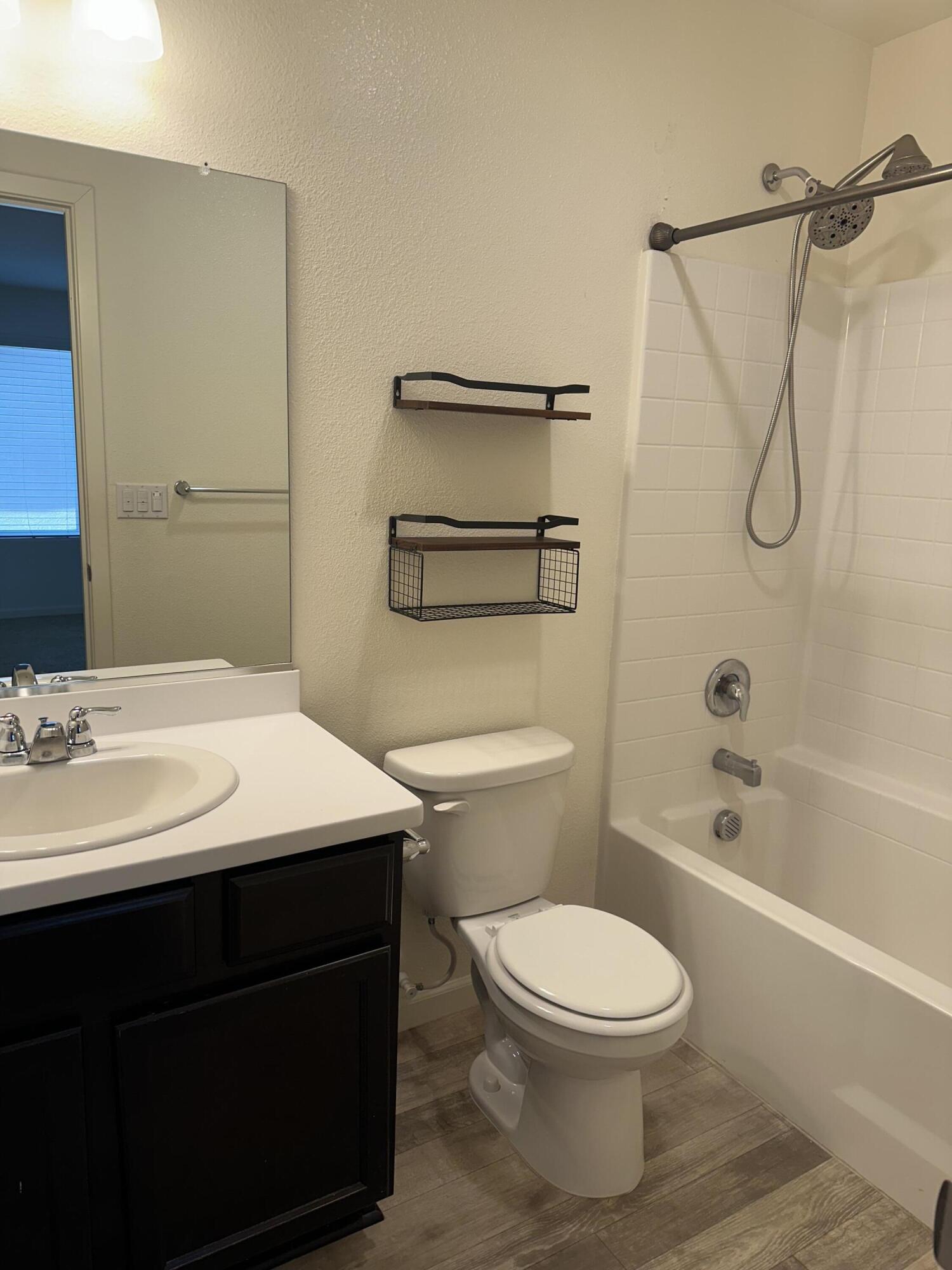 3728 E Kaweah Ave, Visalia, CA 93292