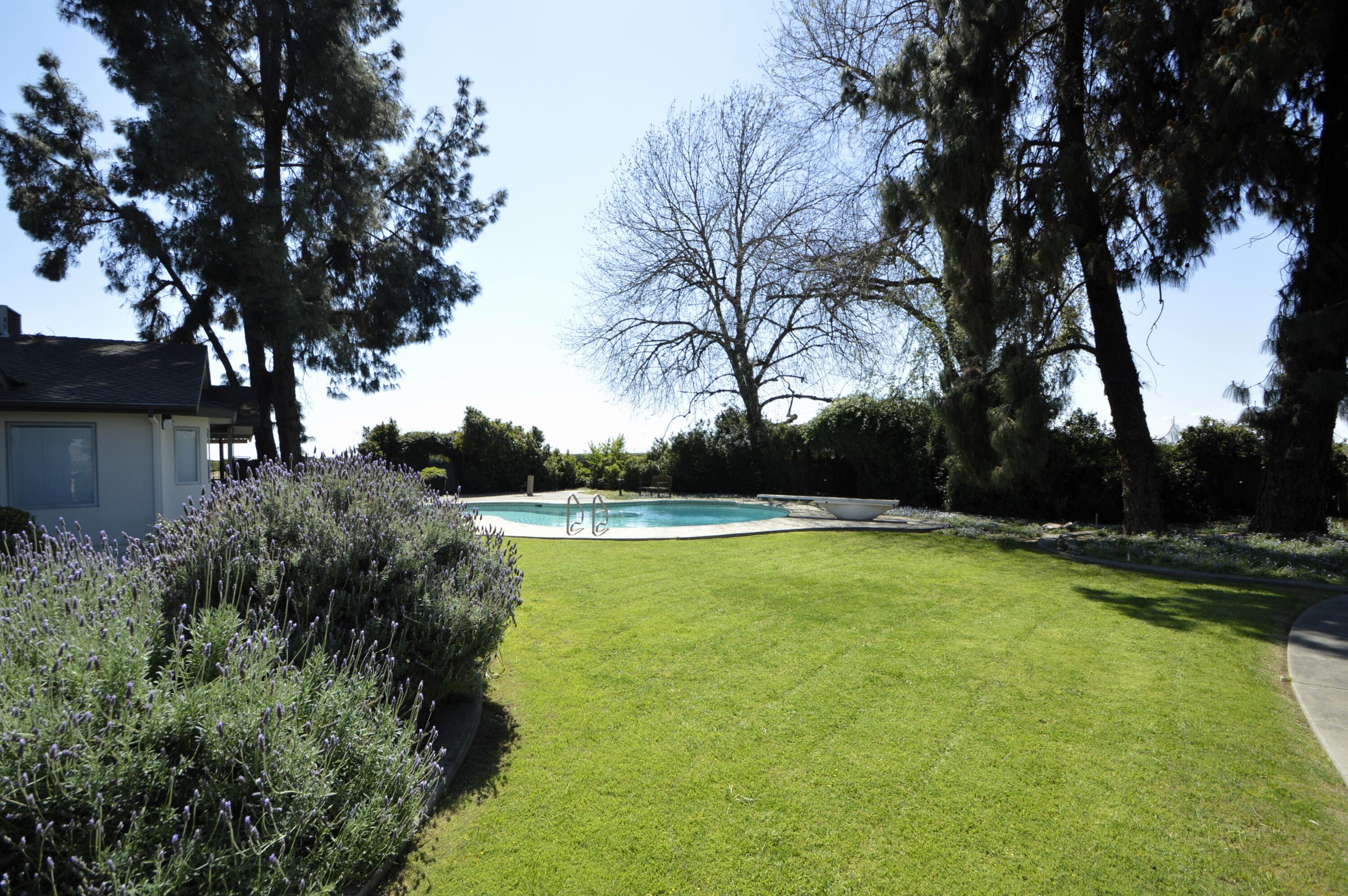 41493 Road 96, Dinuba, CA 93618