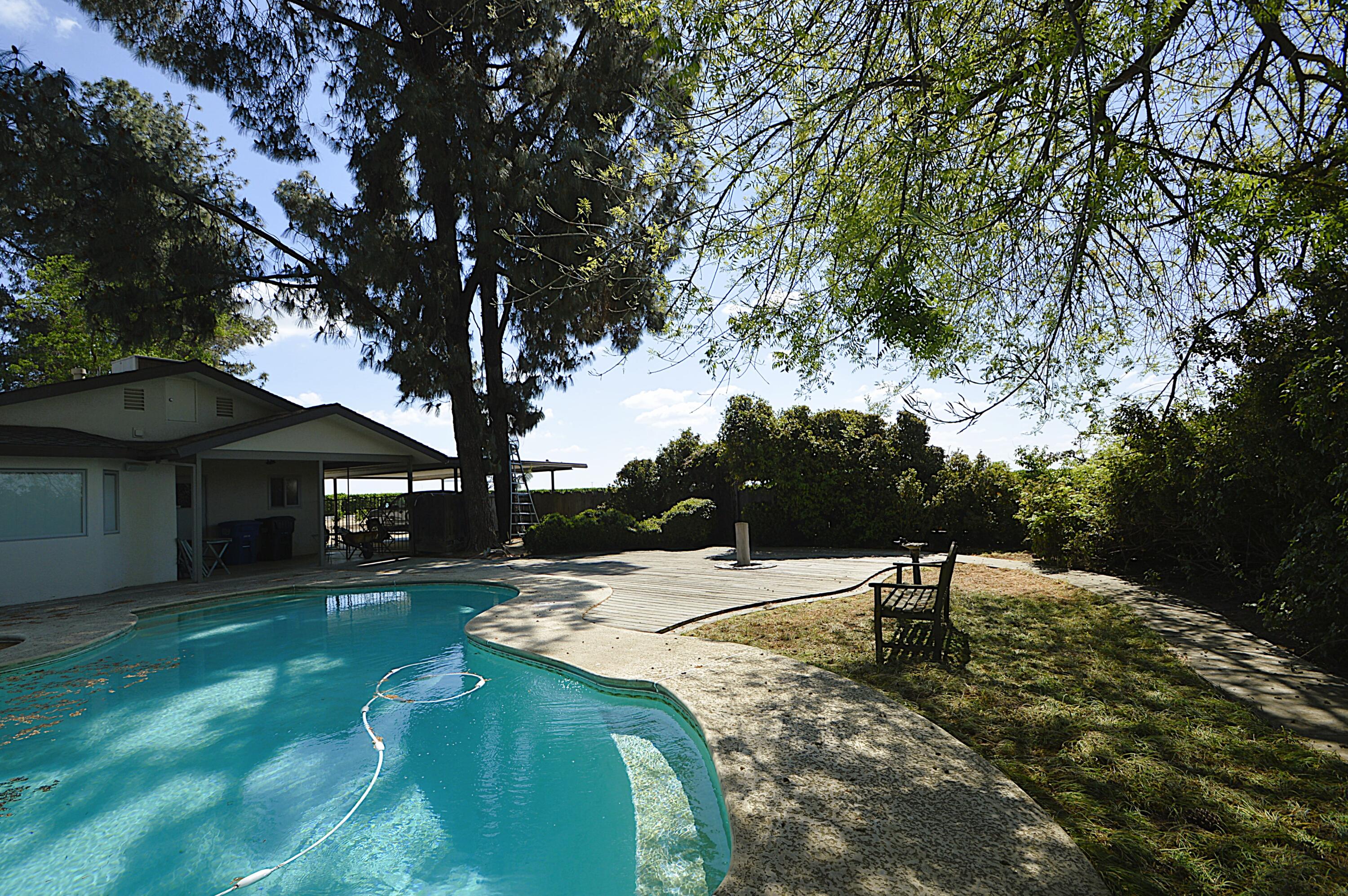 41493 Road 96, Dinuba, CA 93618