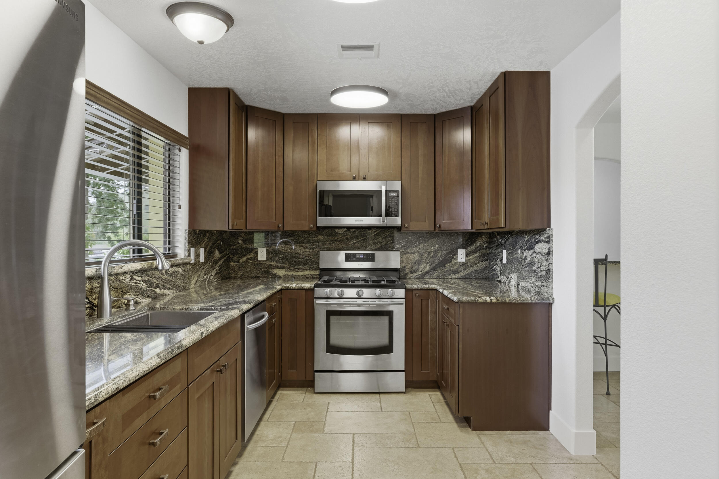 32339 Fairway Dr, Springville, CA 93265