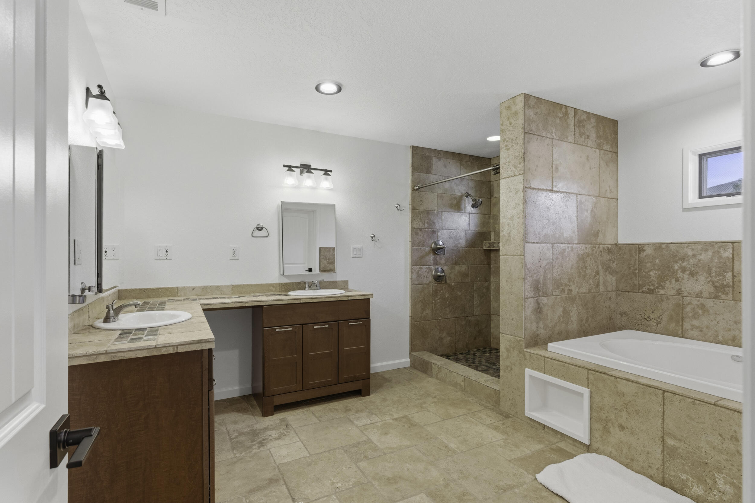 32339 Fairway Dr, Springville, CA 93265