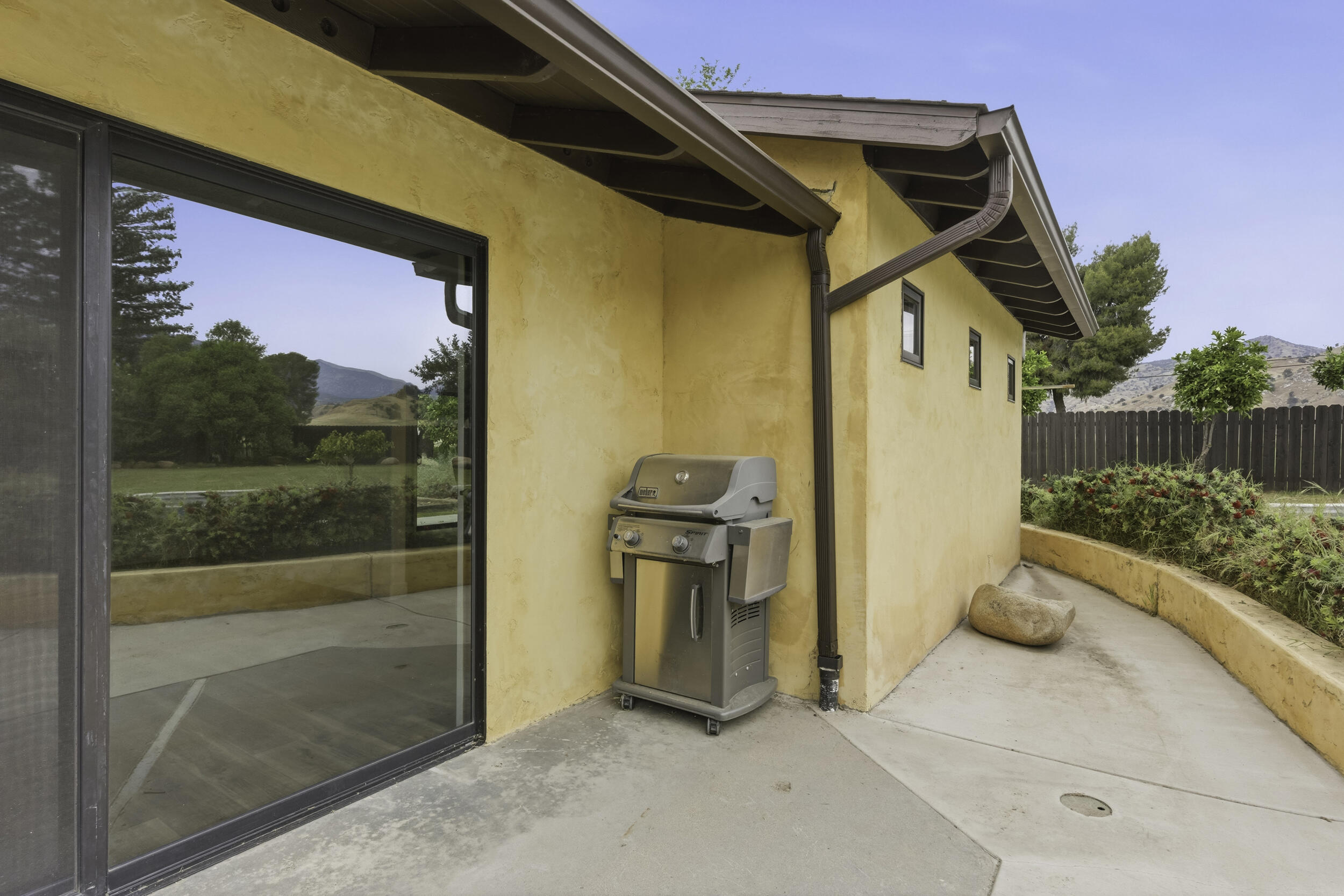 32339 Fairway Dr, Springville, CA 93265