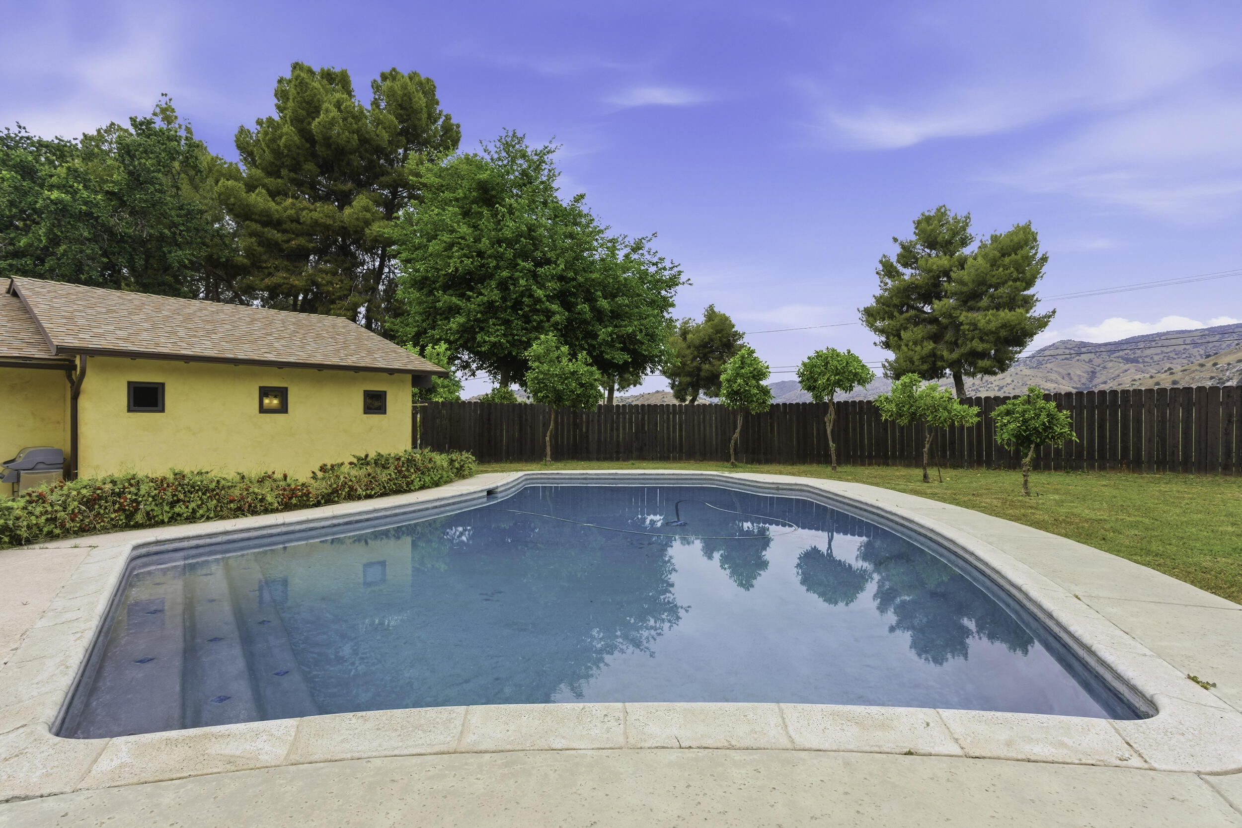 32339 Fairway Dr, Springville, CA 93265