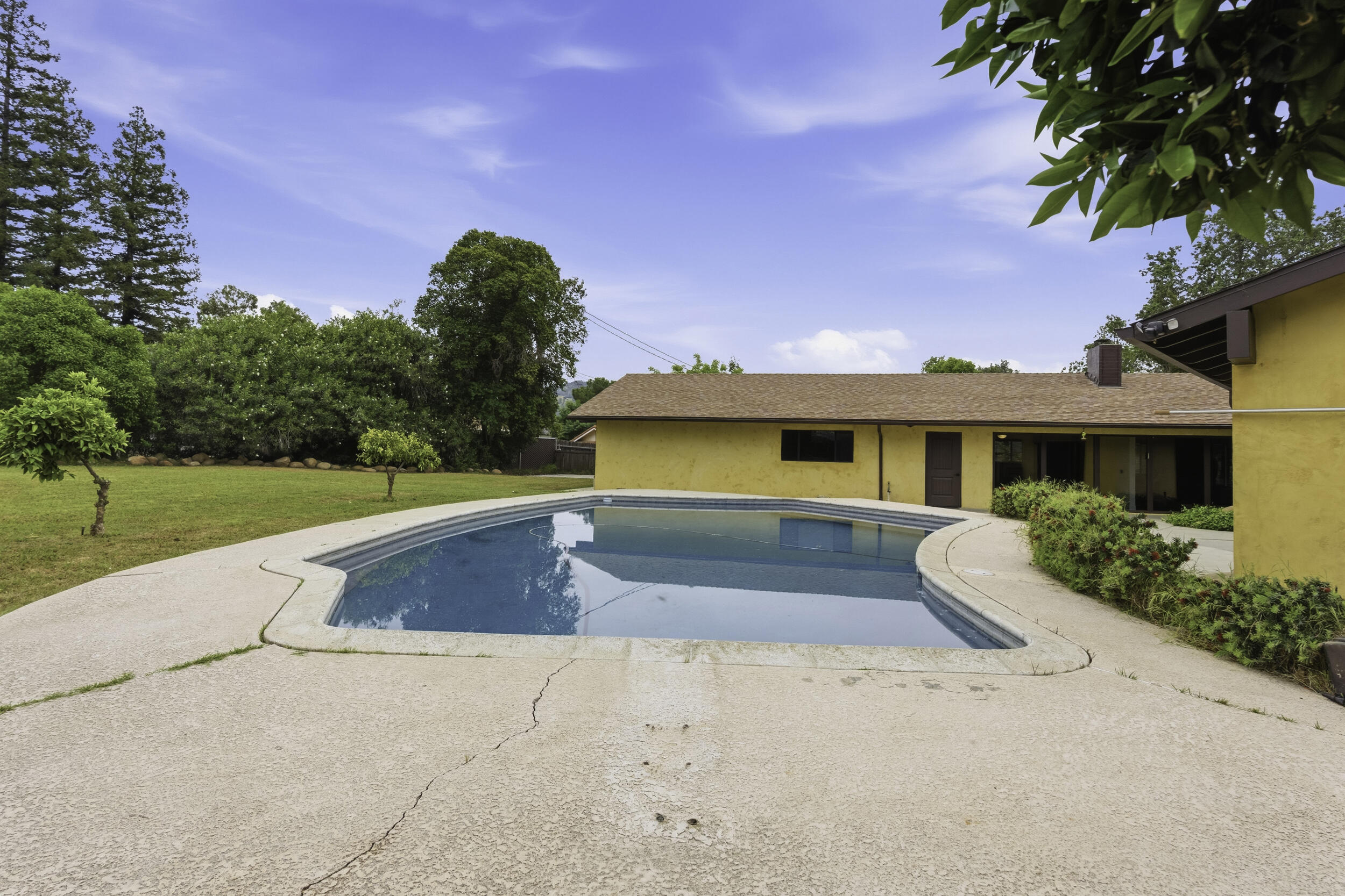 32339 Fairway Dr, Springville, CA 93265