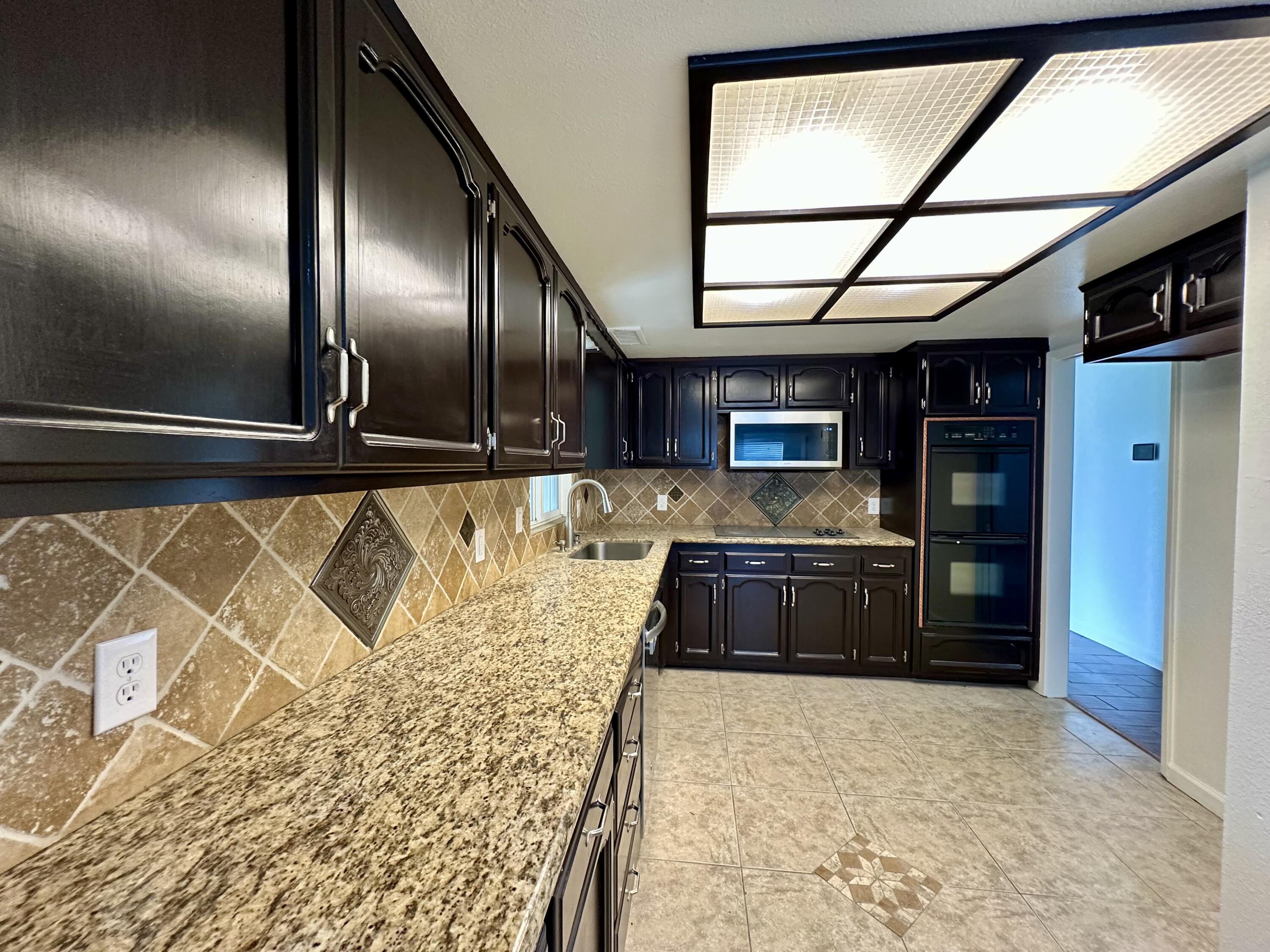 3030 W Orchard Ave, Visalia, CA 93277