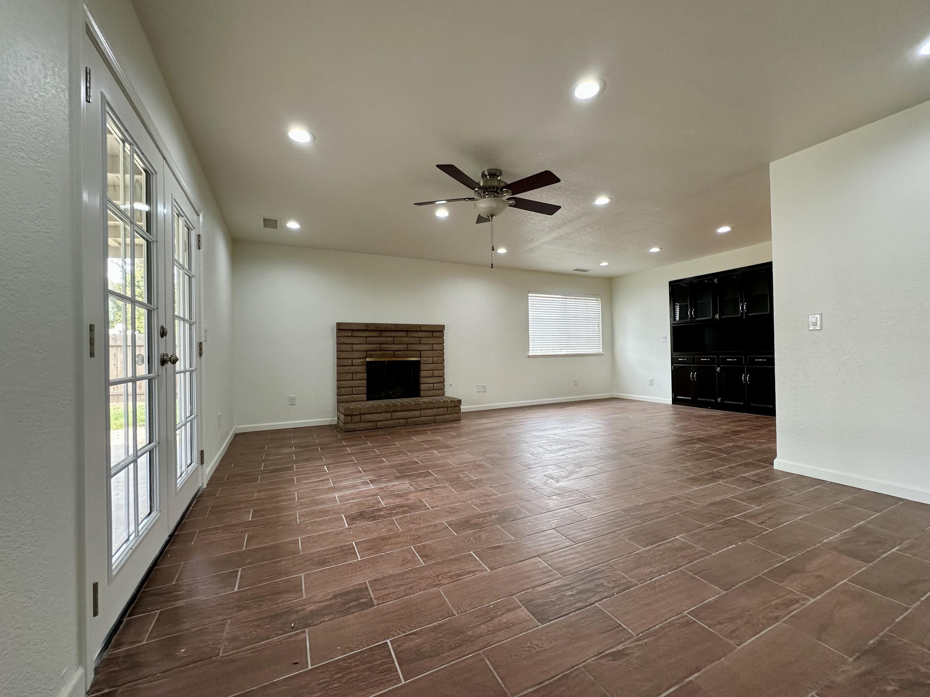 3030 W Orchard Ave, Visalia, CA 93277