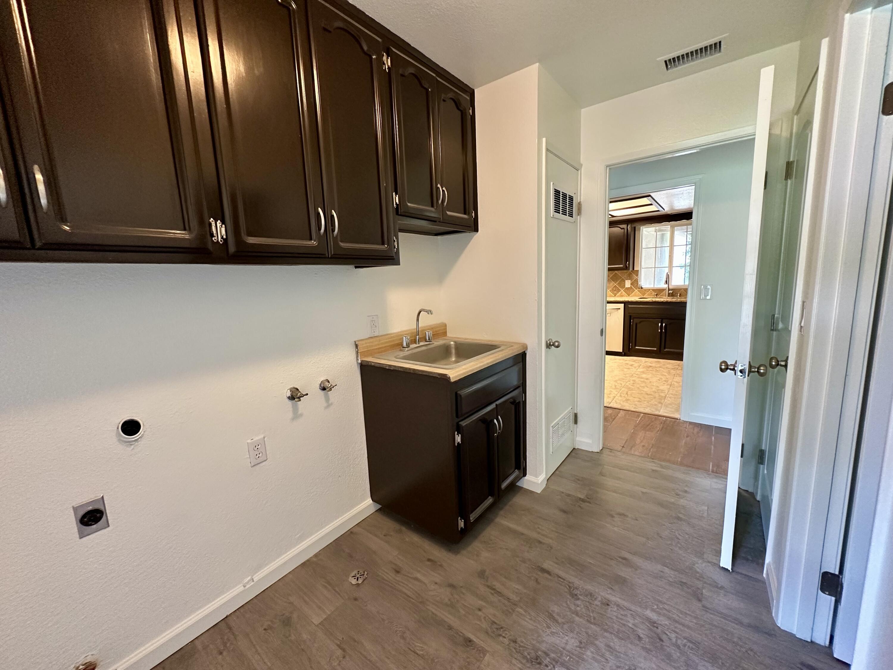 3030 W Orchard Ave, Visalia, CA 93277