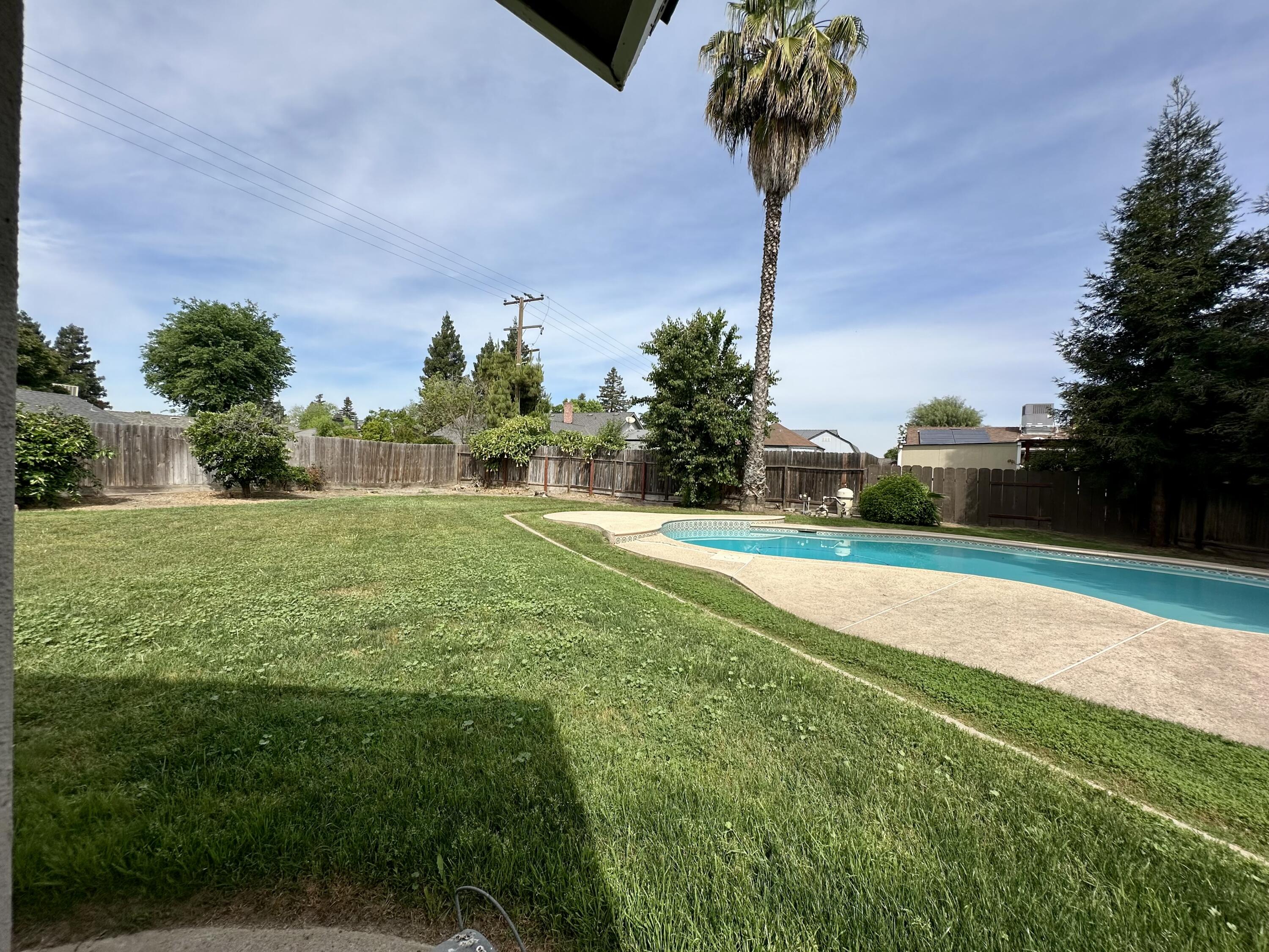 3030 W Orchard Ave, Visalia, CA 93277