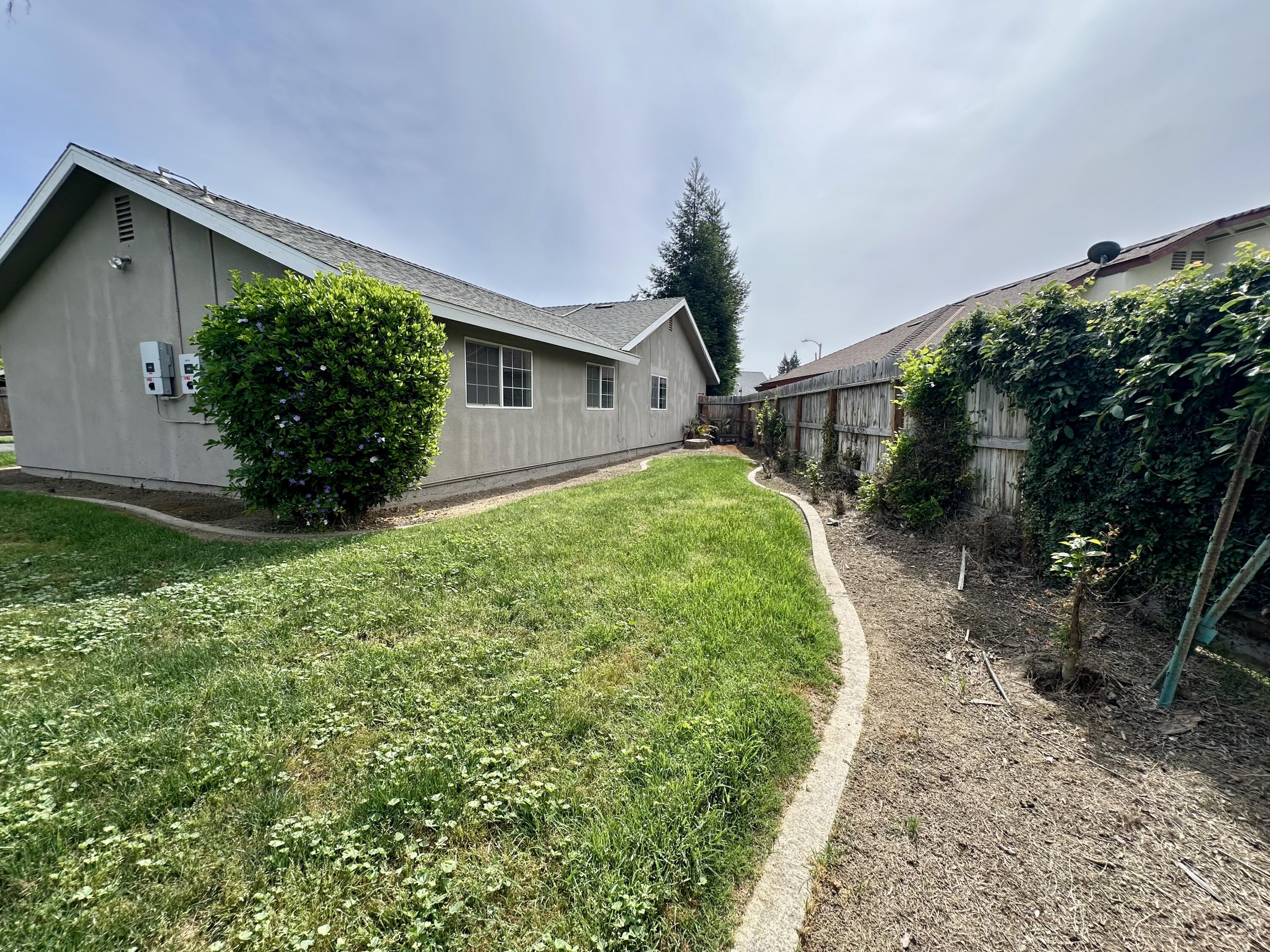 3030 W Orchard Ave, Visalia, CA 93277