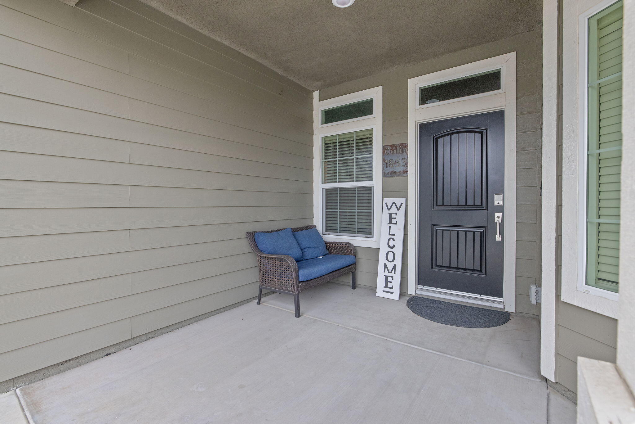 1833 Softwind Dr, Tulare, CA 93274