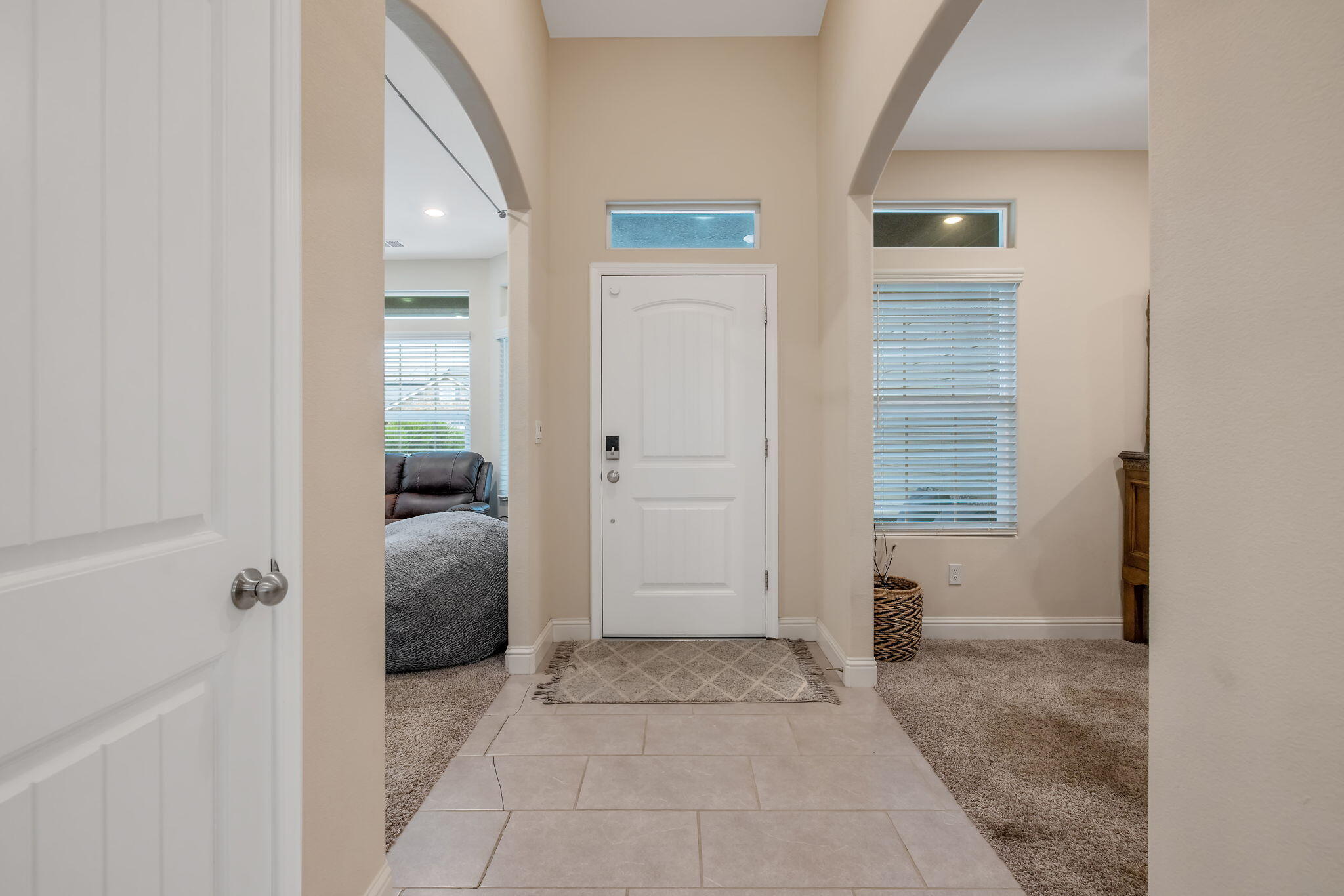 1833 Softwind Dr, Tulare, CA 93274