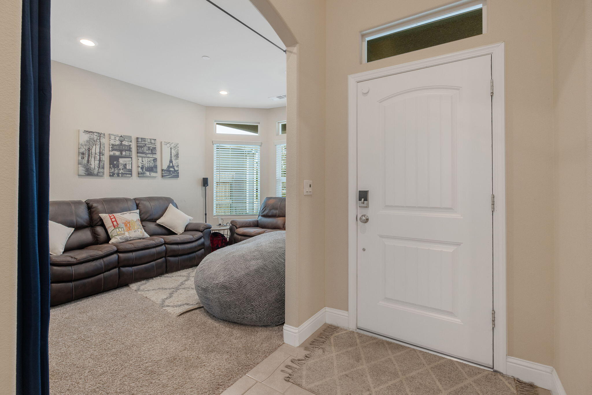 1833 Softwind Dr, Tulare, CA 93274