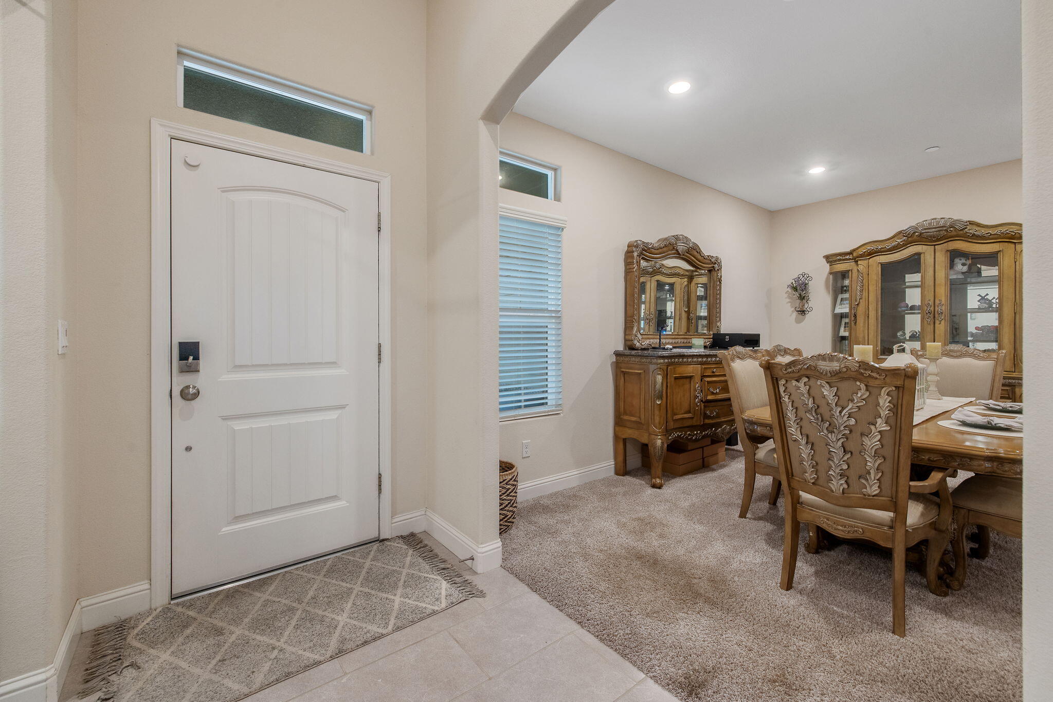 1833 Softwind Dr, Tulare, CA 93274