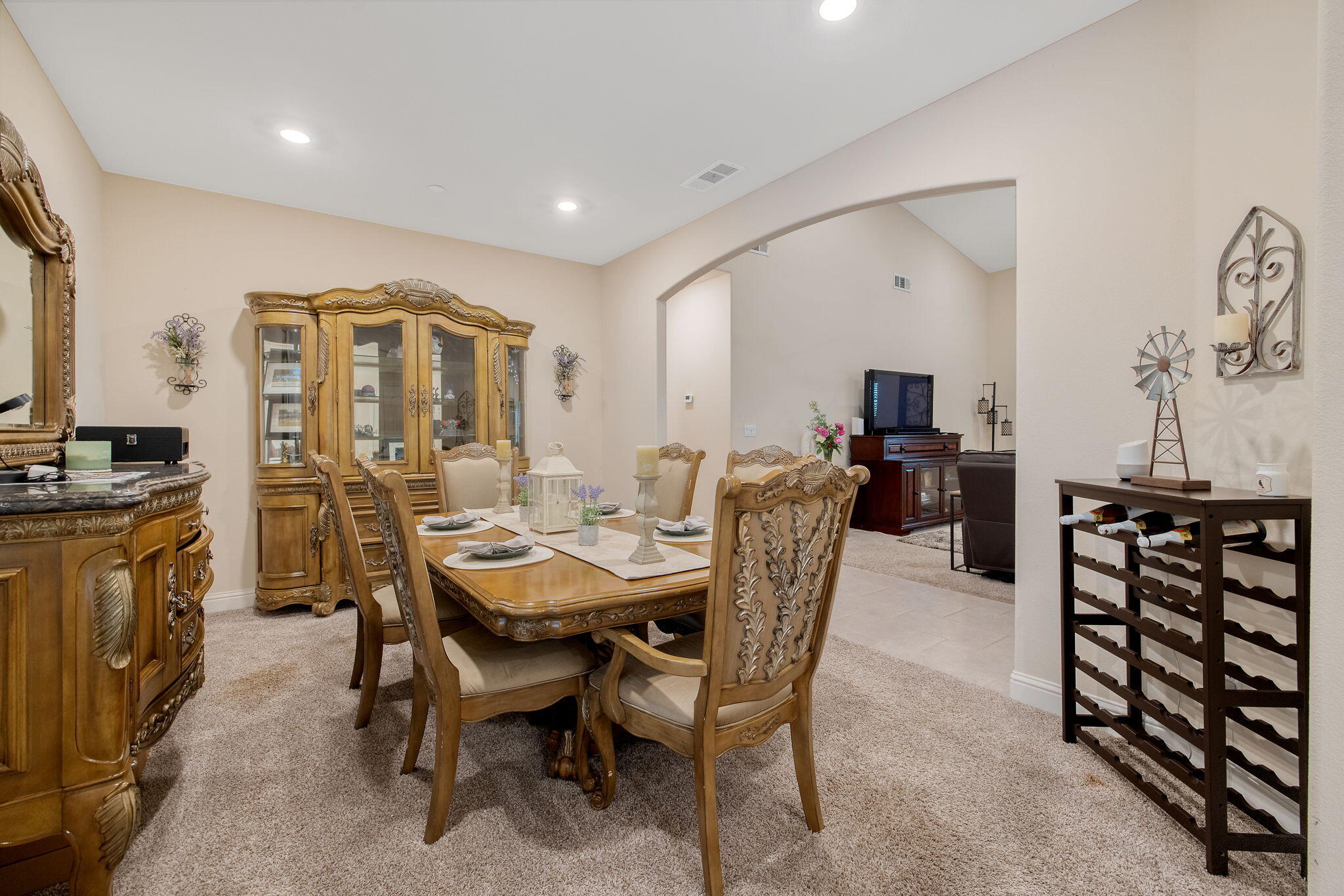 1833 Softwind Dr, Tulare, CA 93274