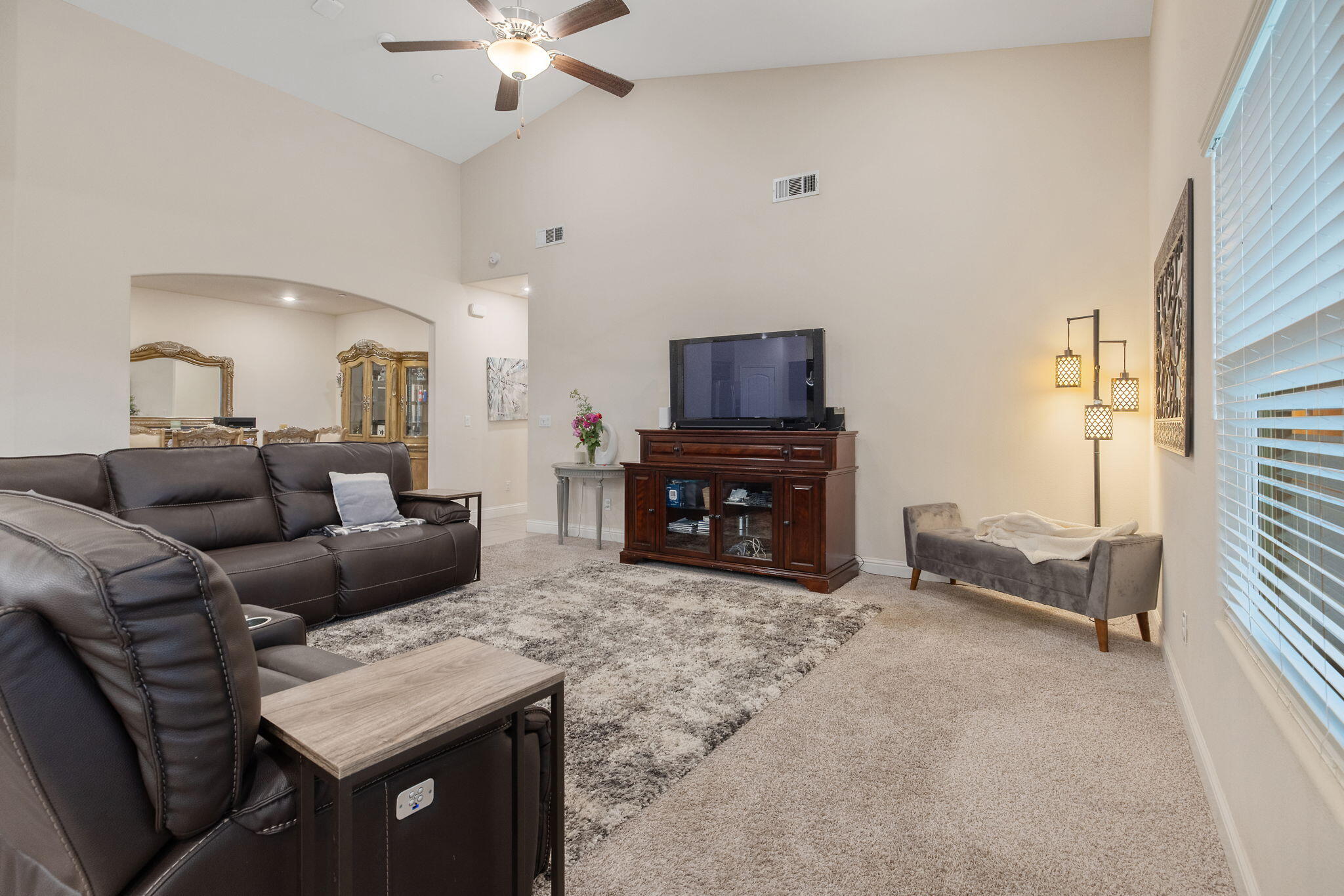 1833 Softwind Dr, Tulare, CA 93274