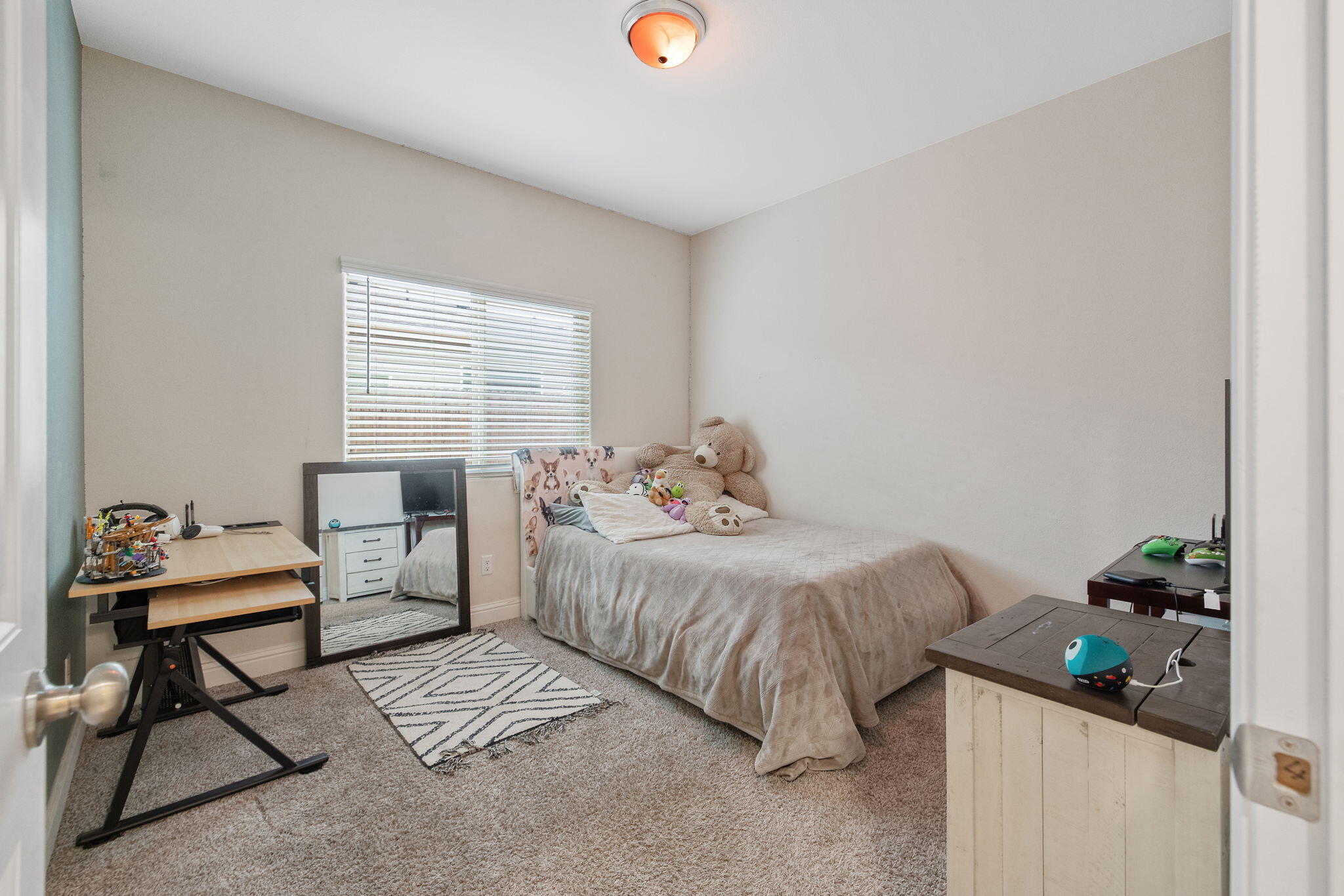 1833 Softwind Dr, Tulare, CA 93274