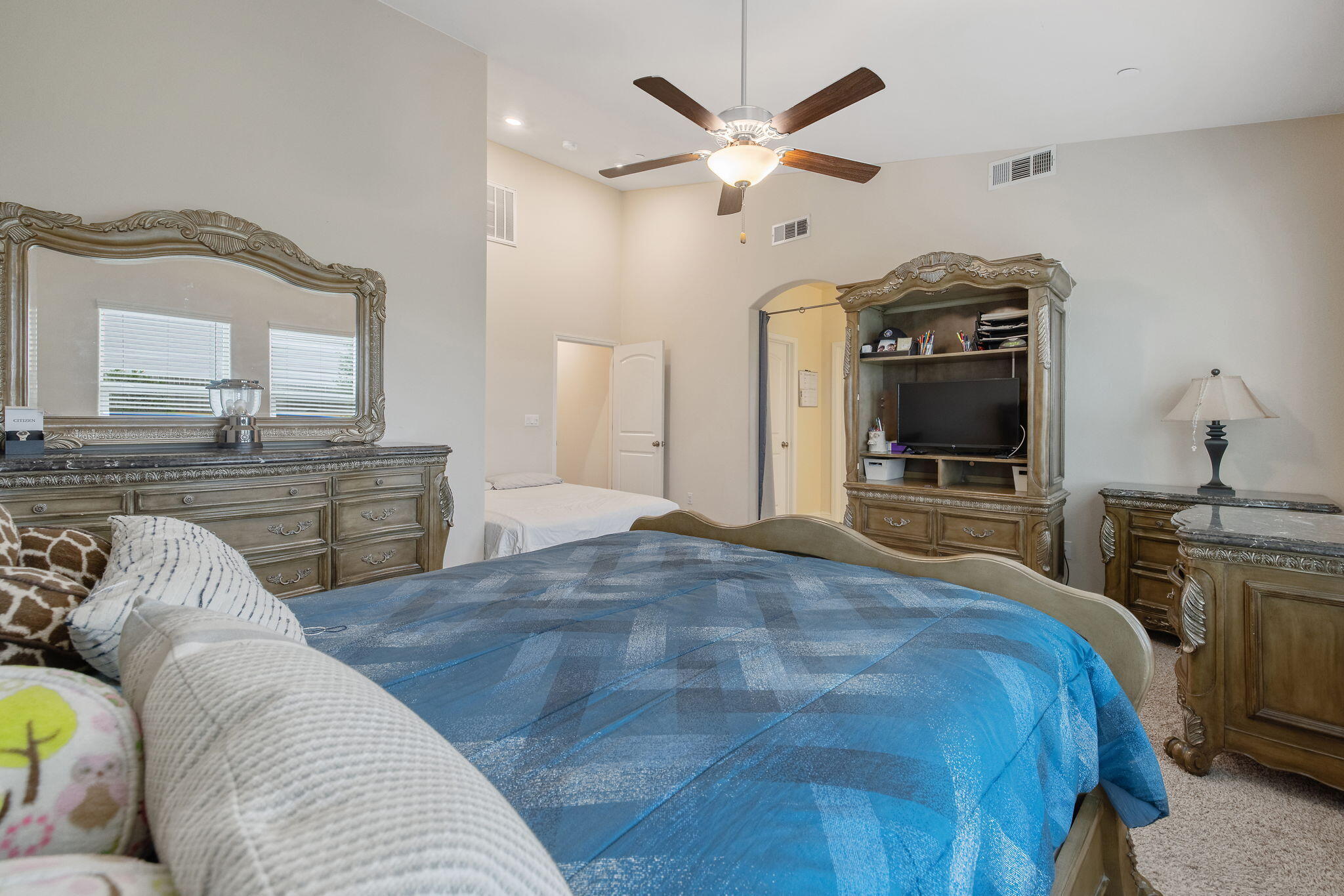 1833 Softwind Dr, Tulare, CA 93274