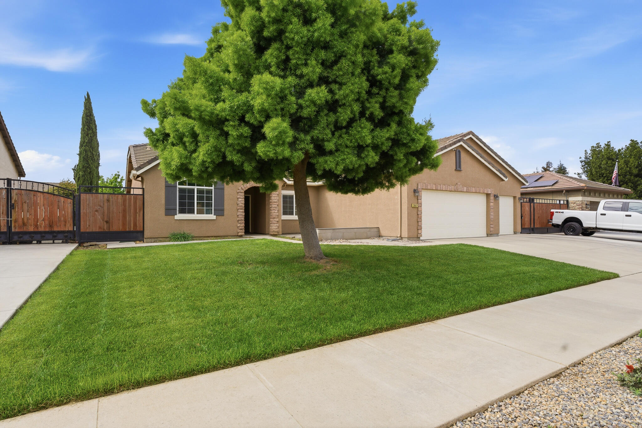2647 W Tyler Ave, Visalia, CA 93291