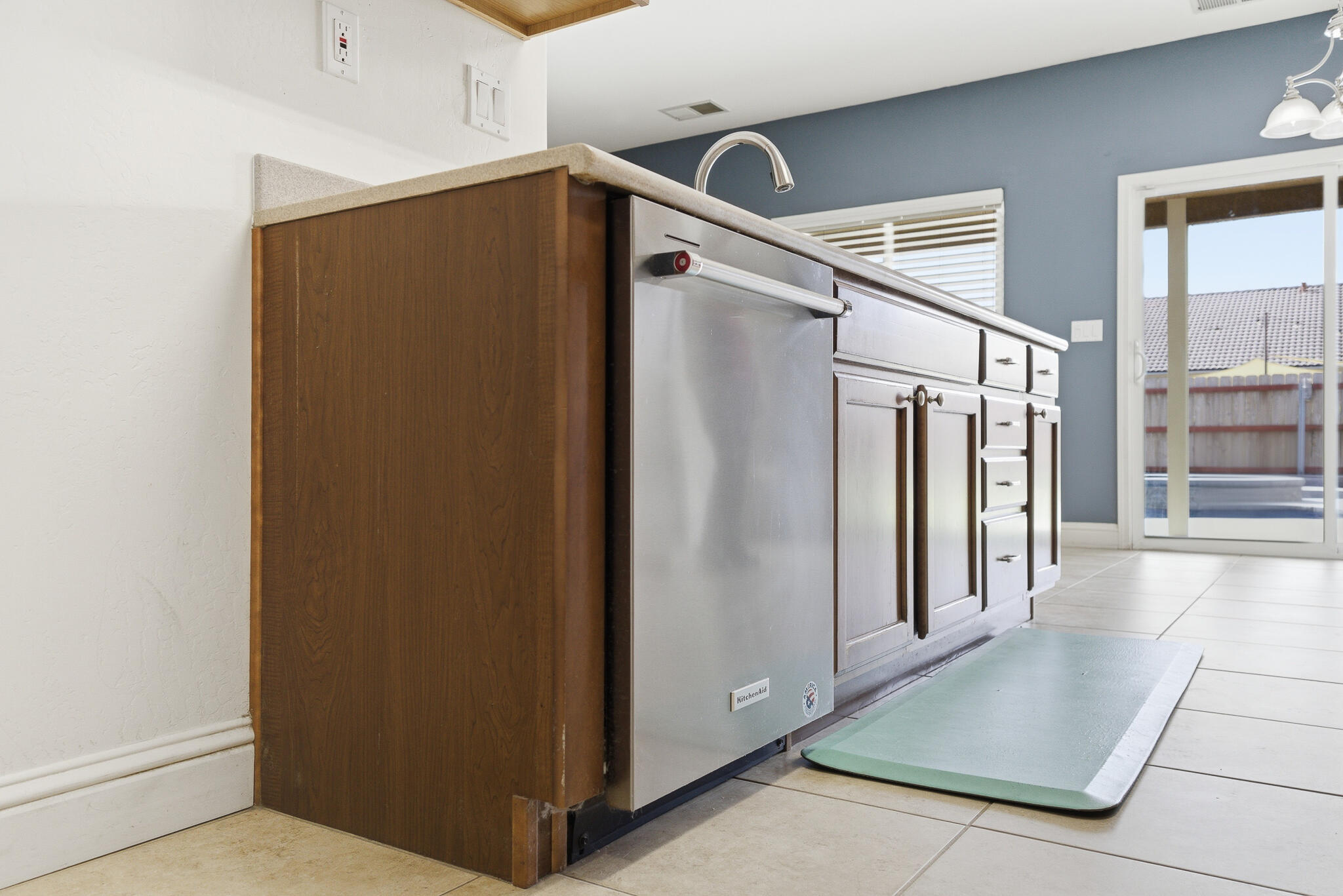 2647 W Tyler Ave, Visalia, CA 93291