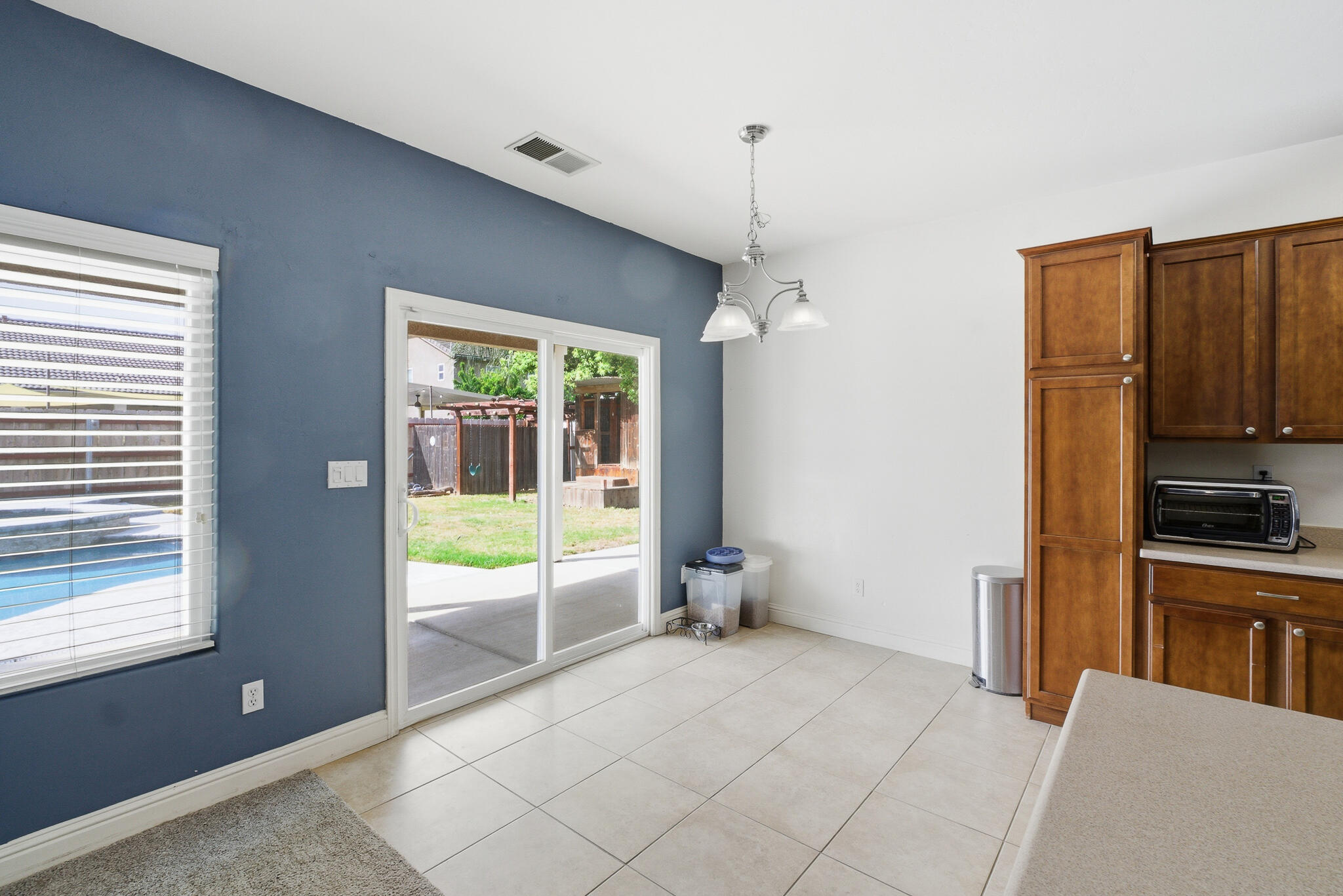 2647 W Tyler Ave, Visalia, CA 93291