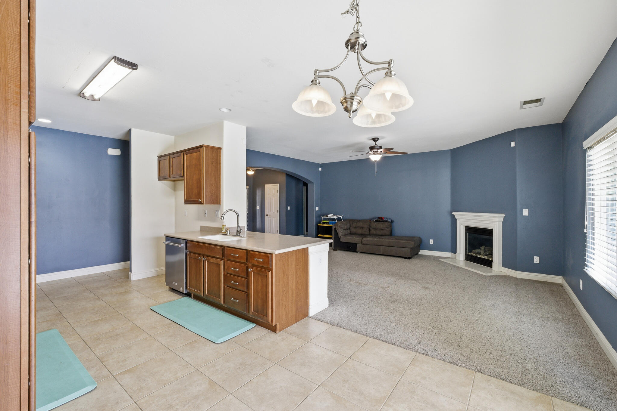 2647 W Tyler Ave, Visalia, CA 93291