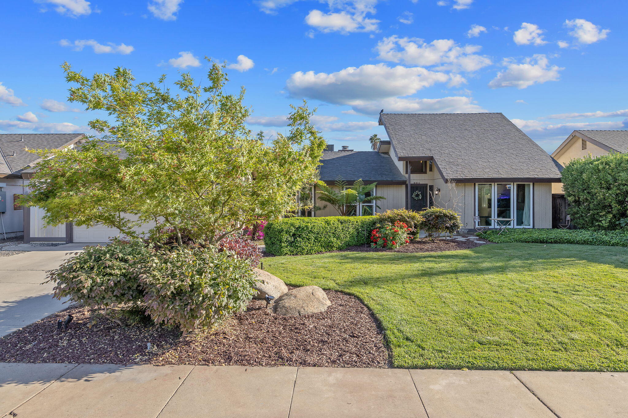 4211 W Nicholas Ave, Visalia, CA 93291