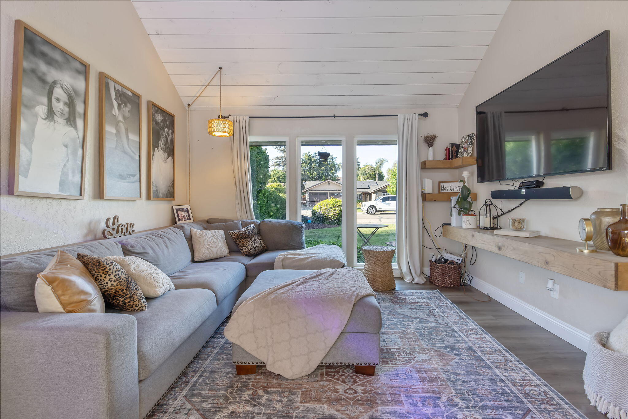 4211 W Nicholas Ave, Visalia, CA 93291