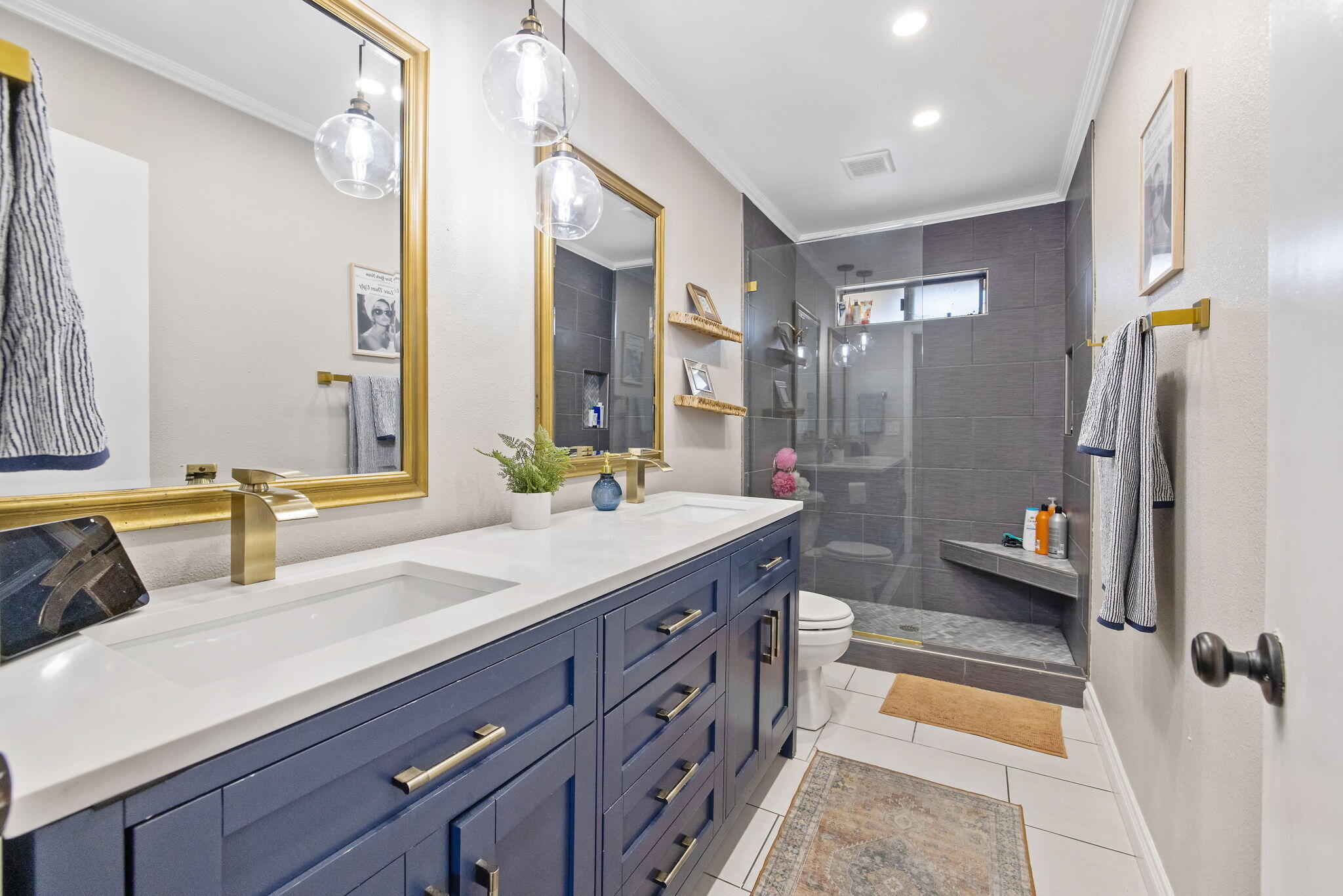 4211 W Nicholas Ave, Visalia, CA 93291