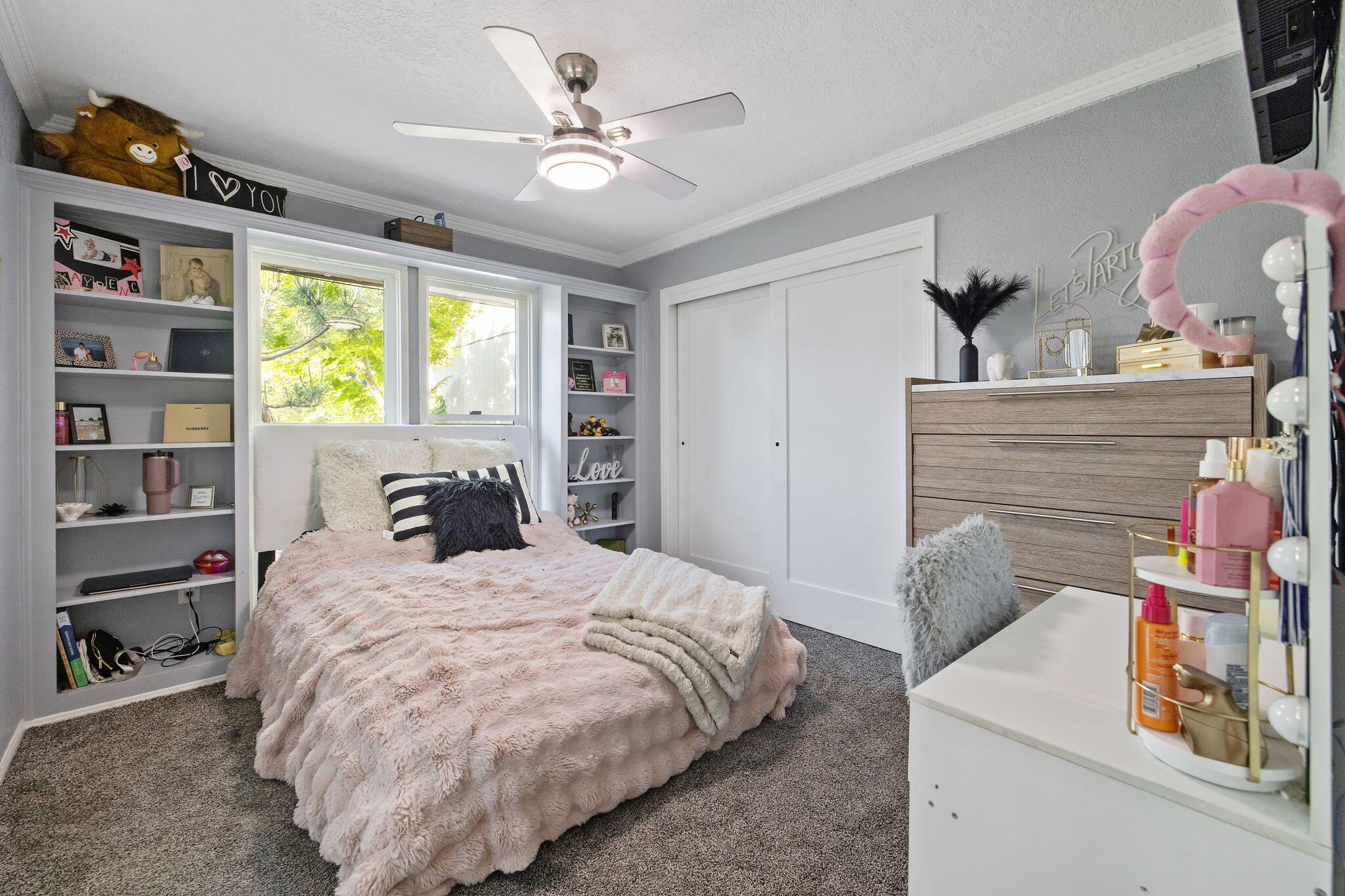 4211 W Nicholas Ave, Visalia, CA 93291