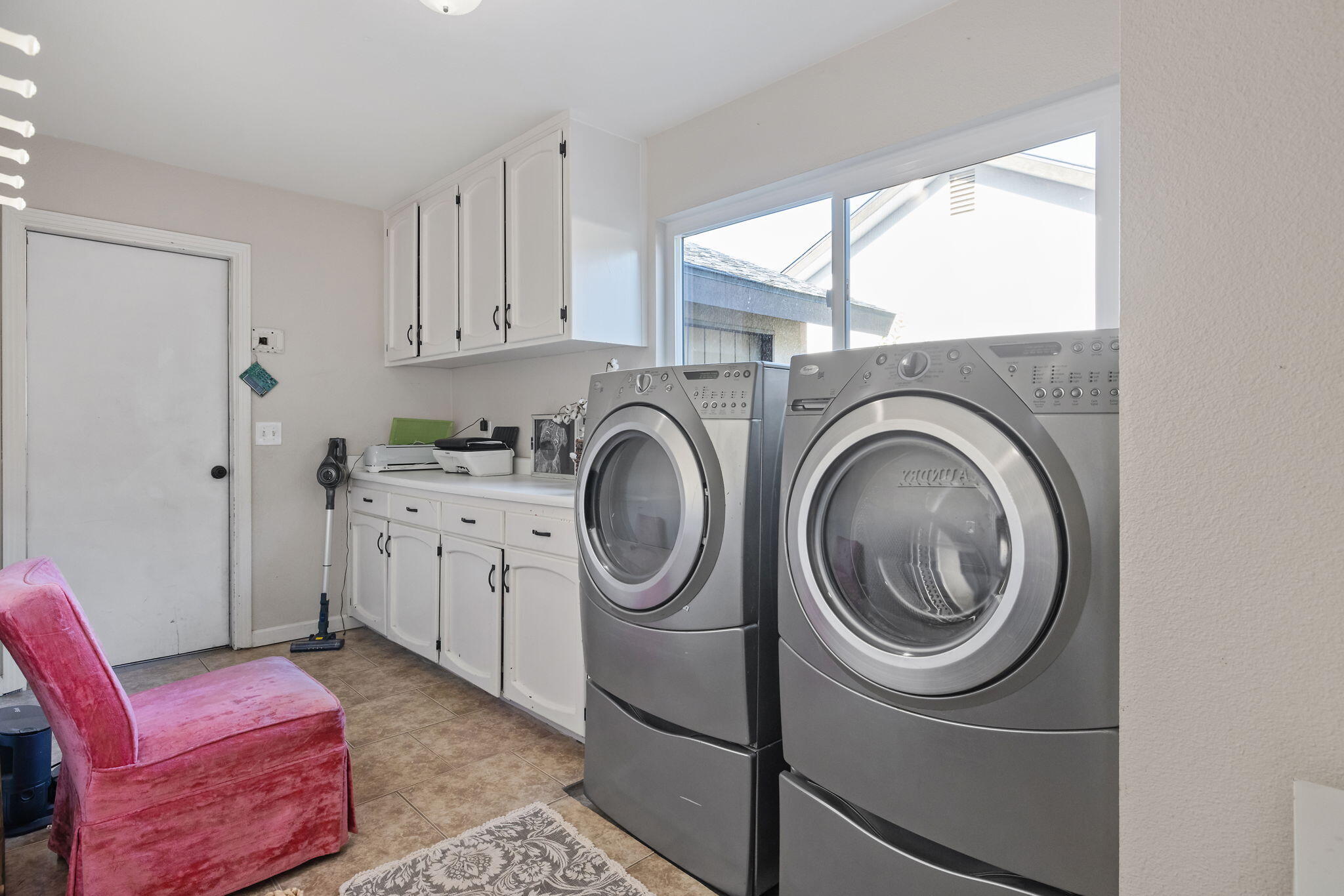 4211 W Nicholas Ave, Visalia, CA 93291