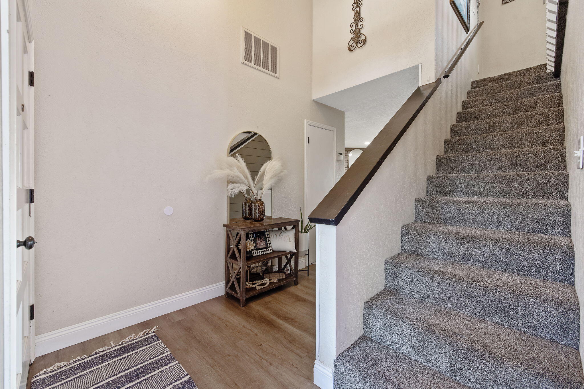 4211 W Nicholas Ave, Visalia, CA 93291