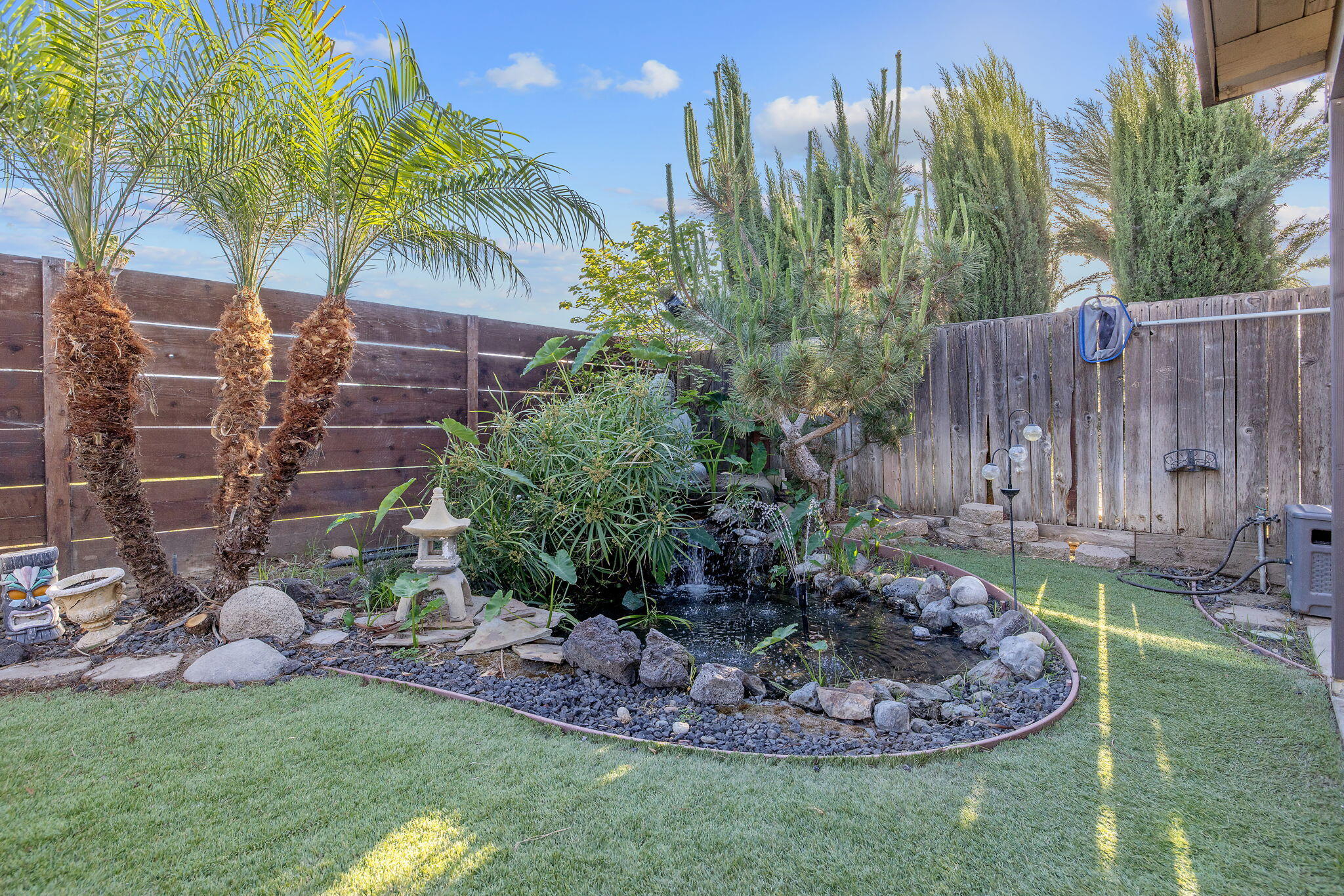 4211 W Nicholas Ave, Visalia, CA 93291