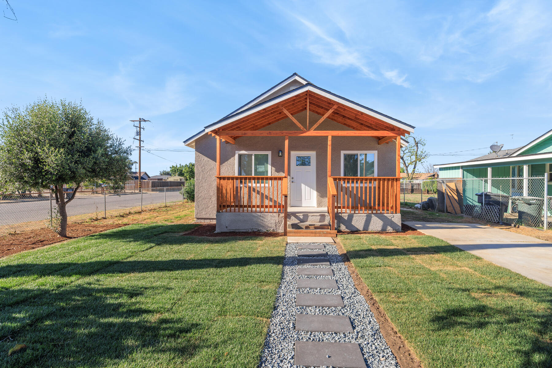 838 W Harold Ave, Visalia, CA 93291