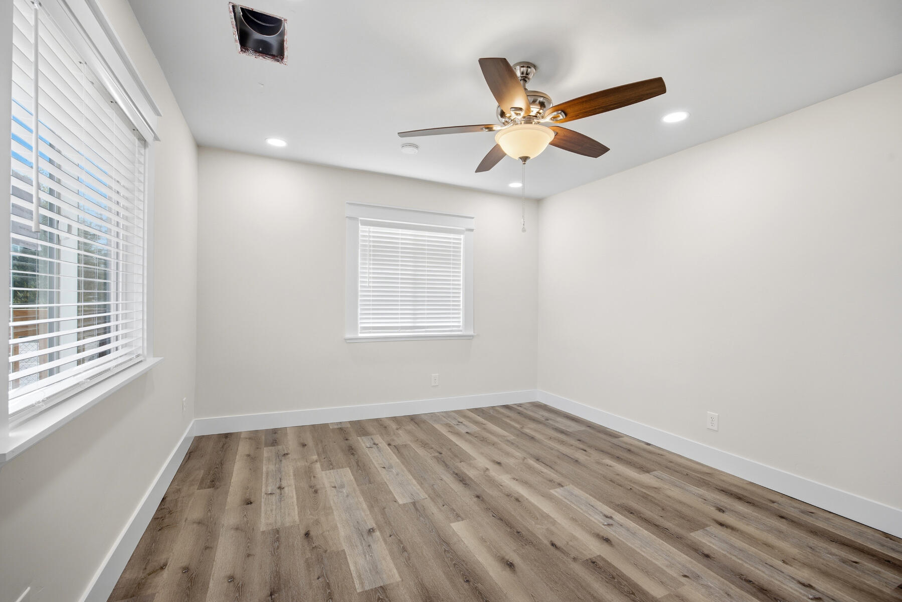 838 W Harold Ave, Visalia, CA 93291