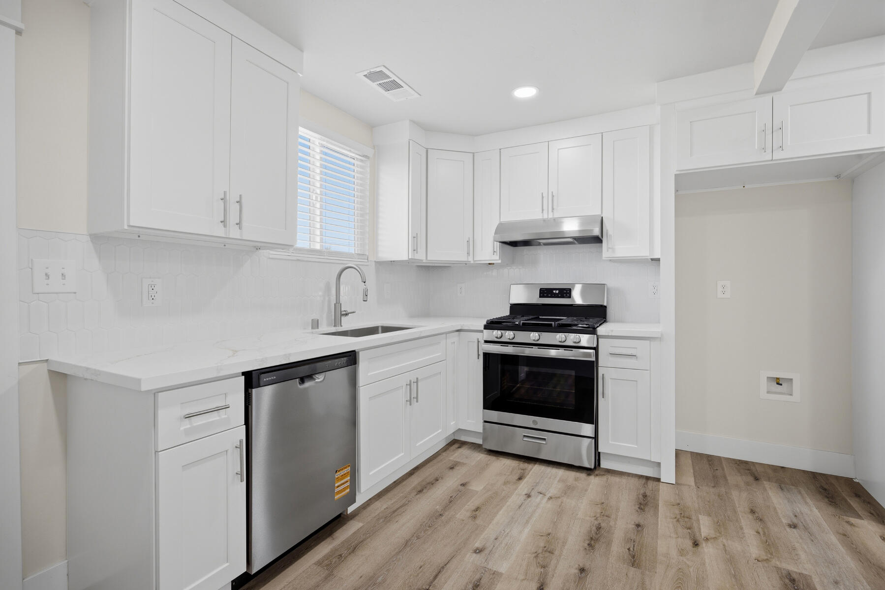 838 W Harold Ave, Visalia, CA 93291