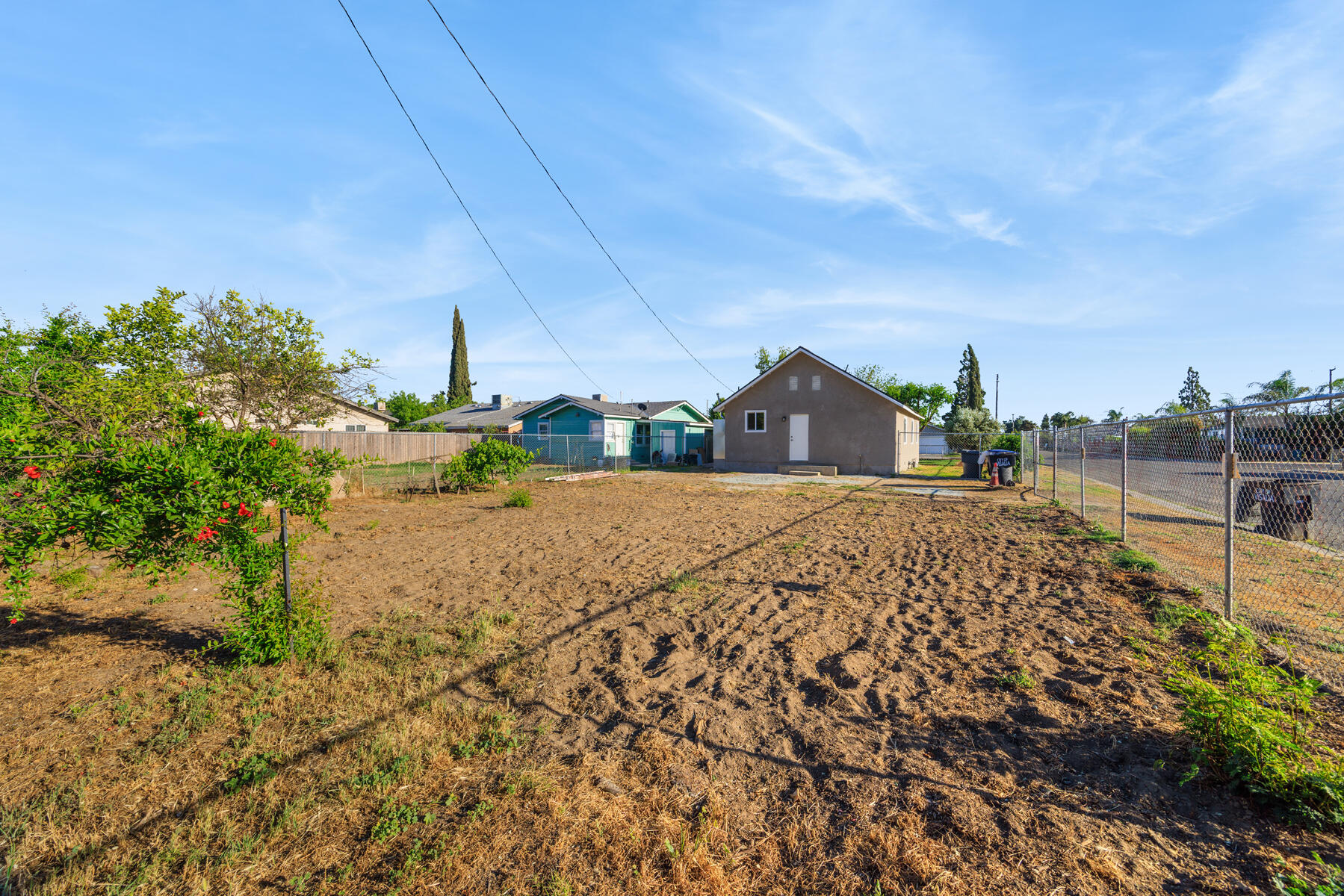 838 W Harold Ave, Visalia, CA 93291