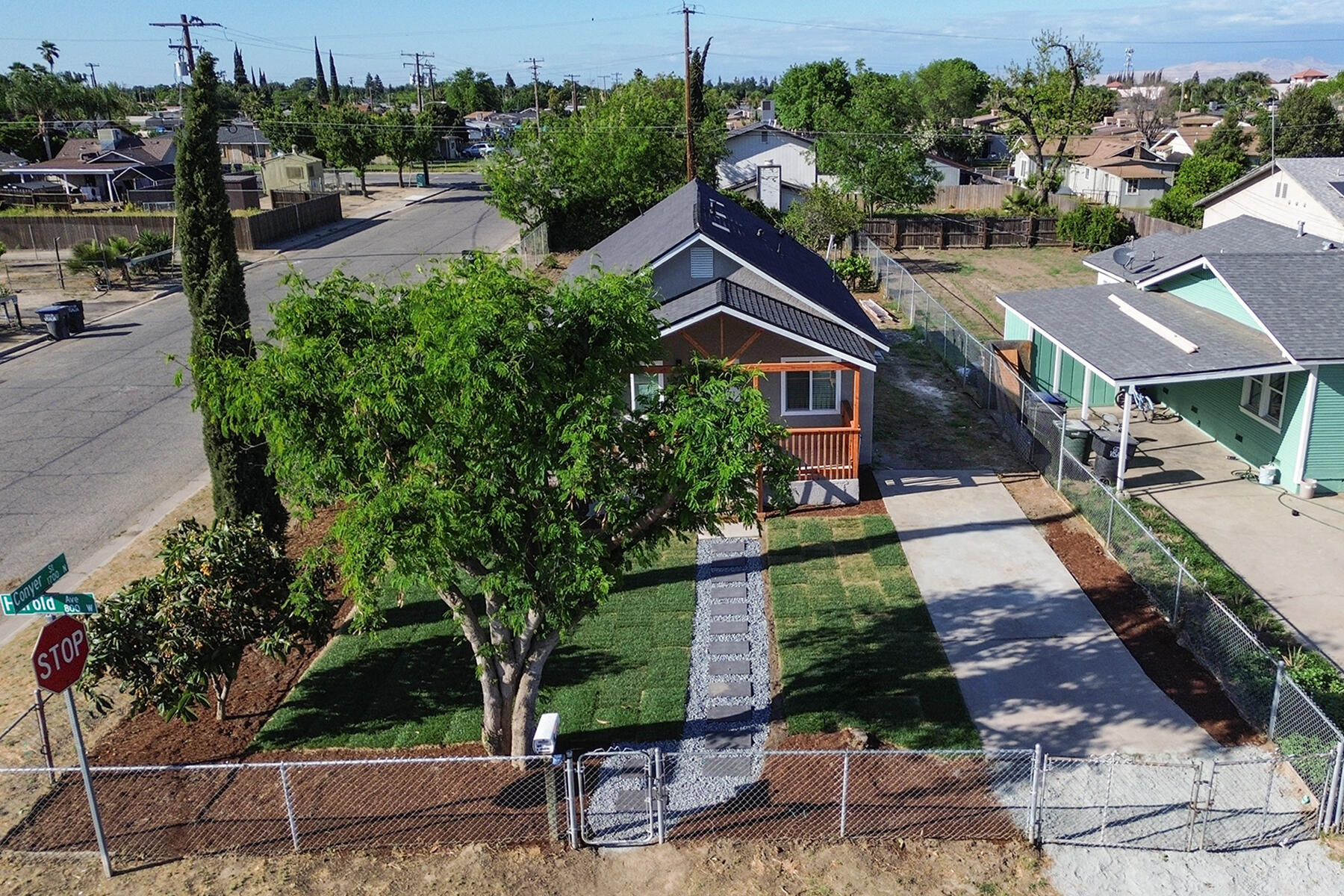 838 W Harold Ave, Visalia, CA 93291