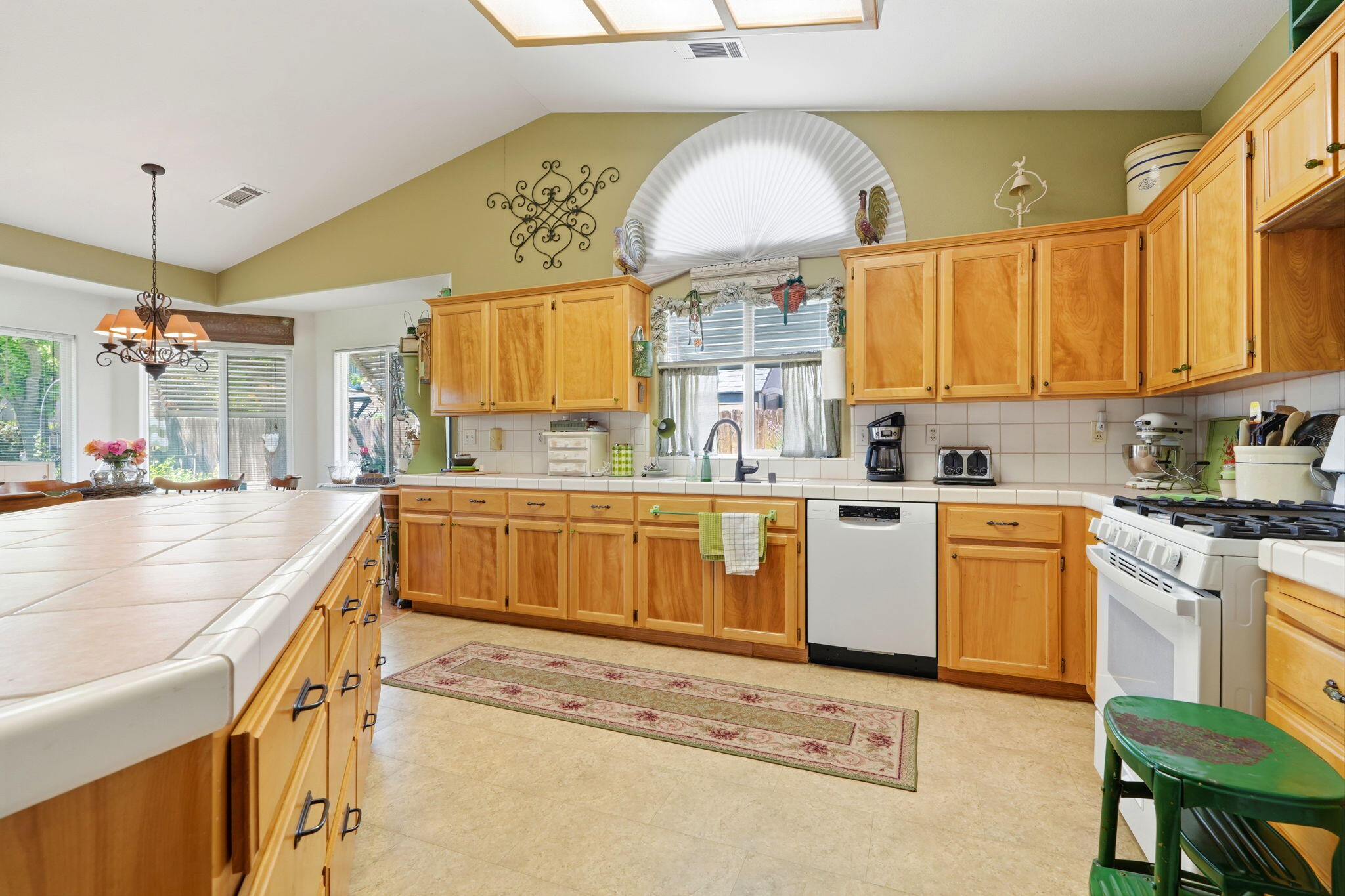 1709 W Cheryll Ave, Porterville, CA 93257