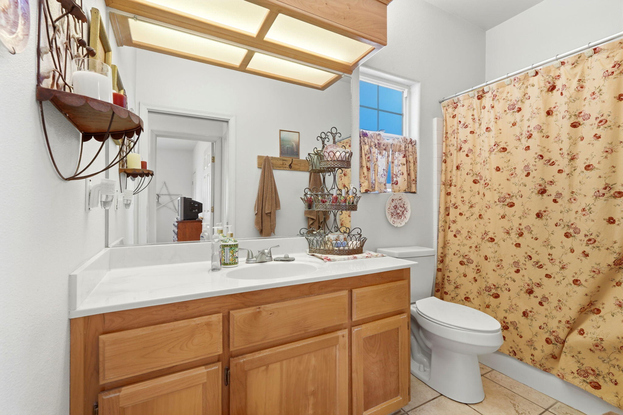 1709 W Cheryll Ave, Porterville, CA 93257