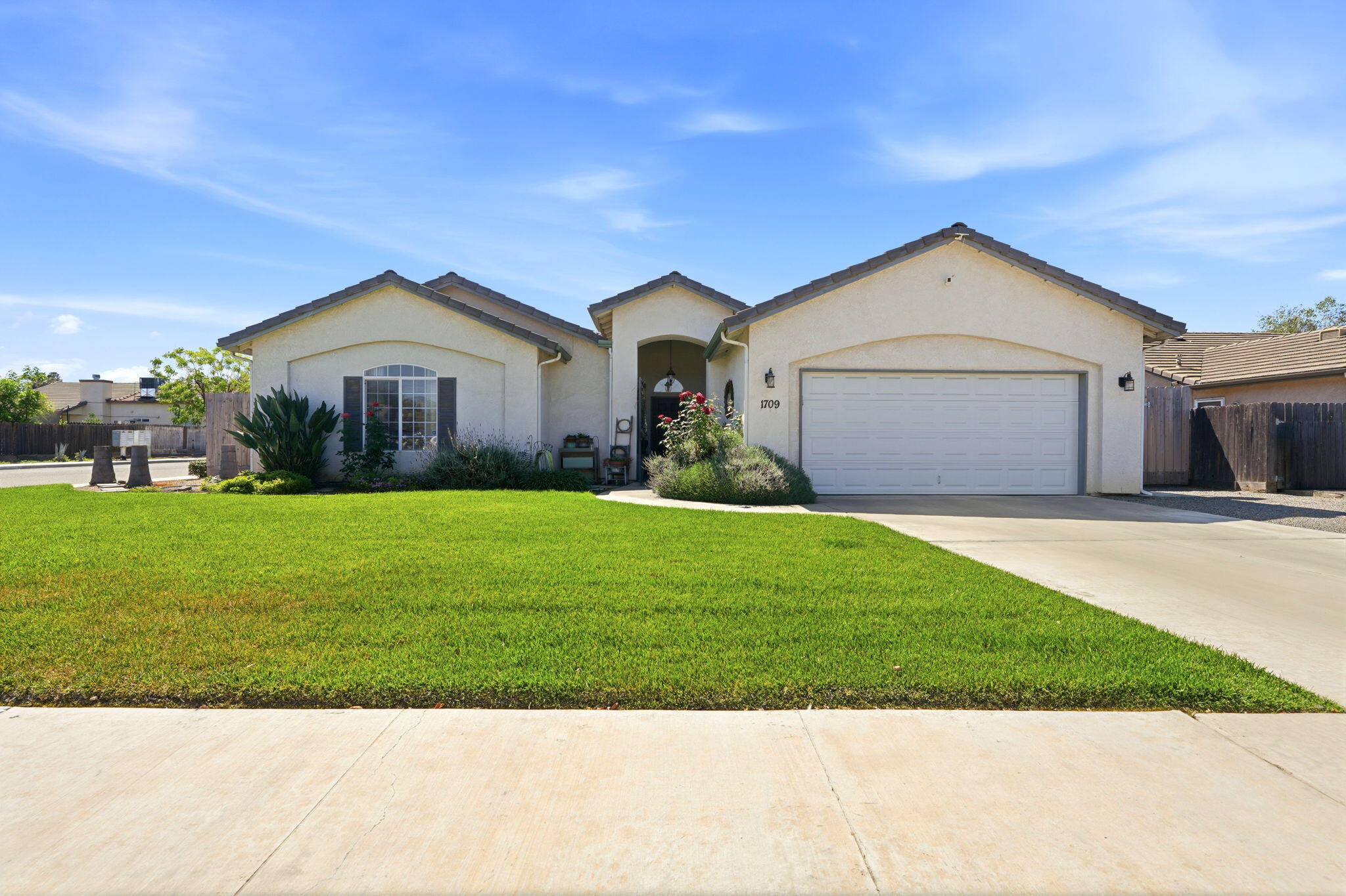 1709 W Cheryll Ave, Porterville, CA 93257