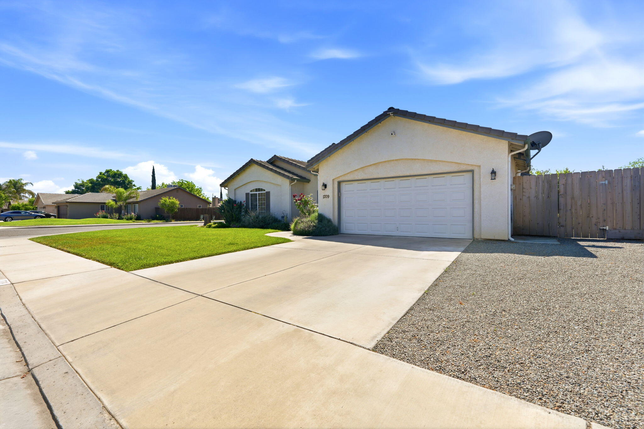 1709 W Cheryll Ave, Porterville, CA 93257