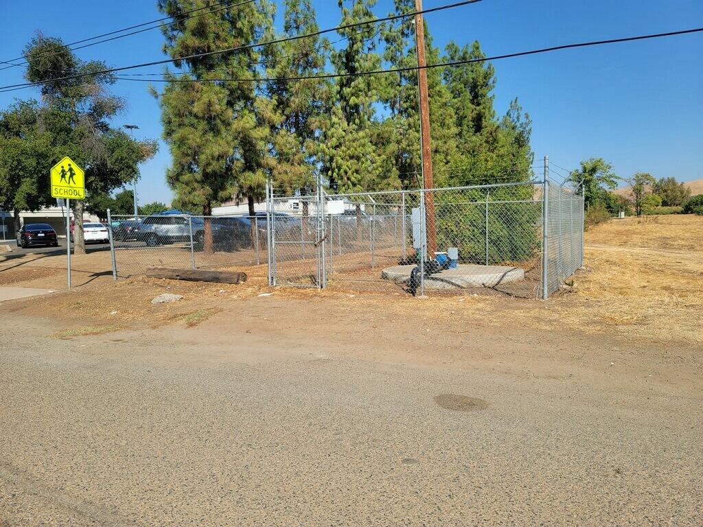 740 E Mulberry Ave, Porterville, CA 93257