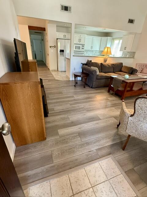 2610 E Tulare Ave, Visalia, CA 93292