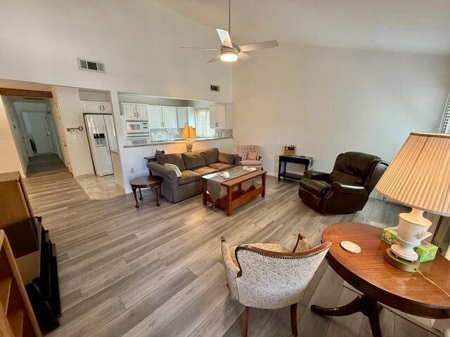 2610 E Tulare Ave, Visalia, CA 93292